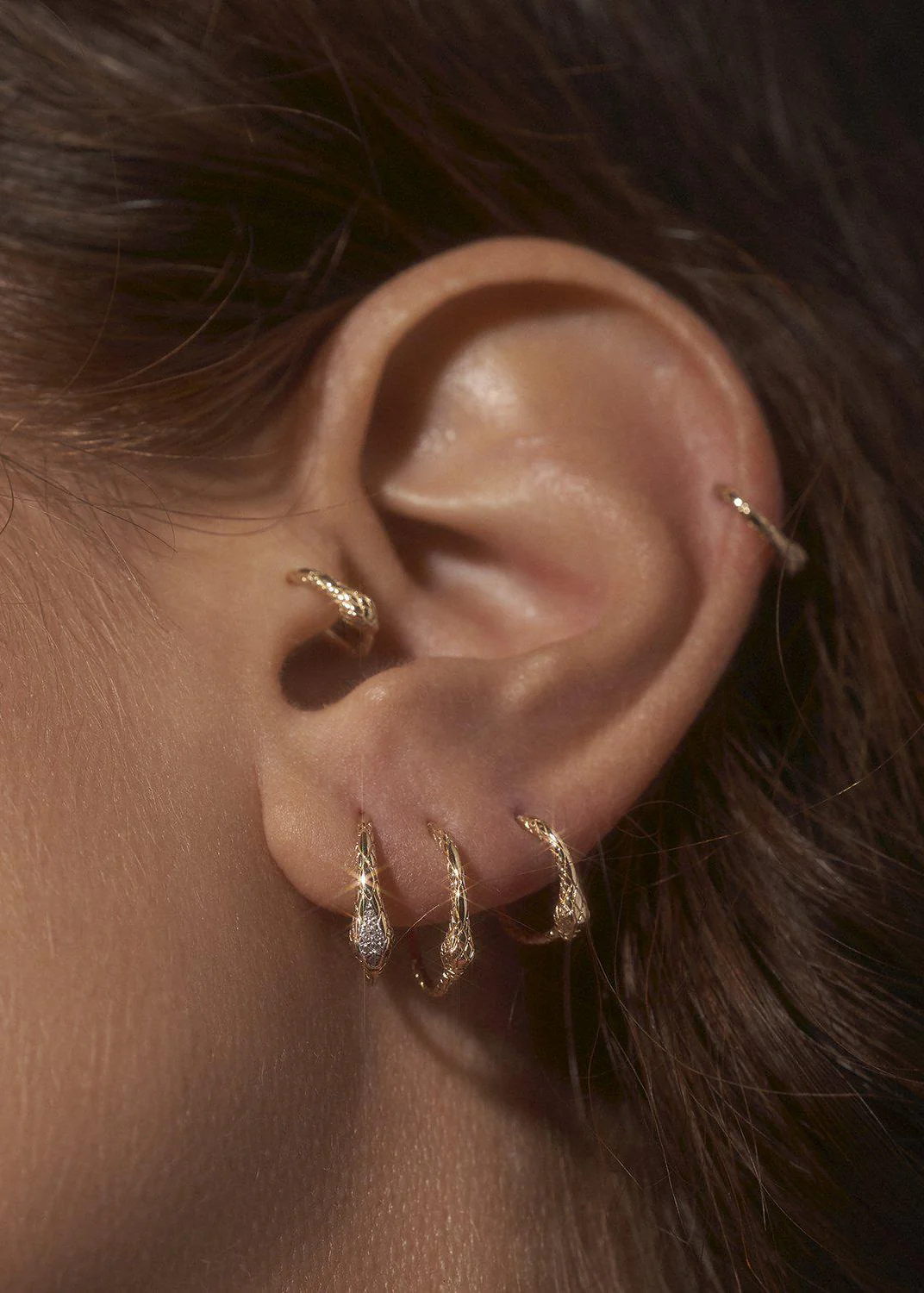 PAMELA LOVE - Yellow Gold and Diamond 8mm Serpent Clicker - Image 2
