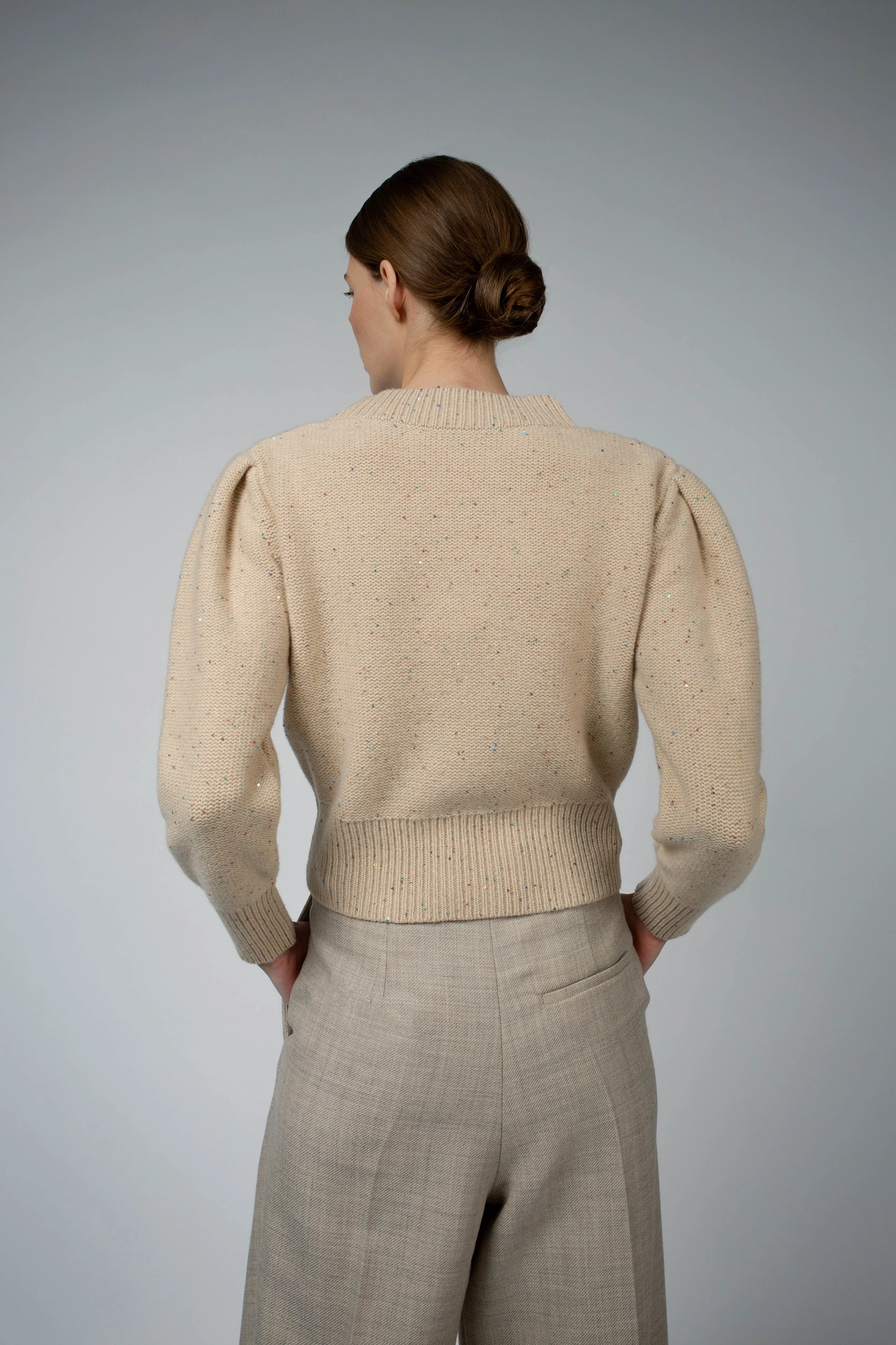 ANDRADA CABLE KNIT CASHMERE SWEATER IN BEIGE SPARKLE - Image 4