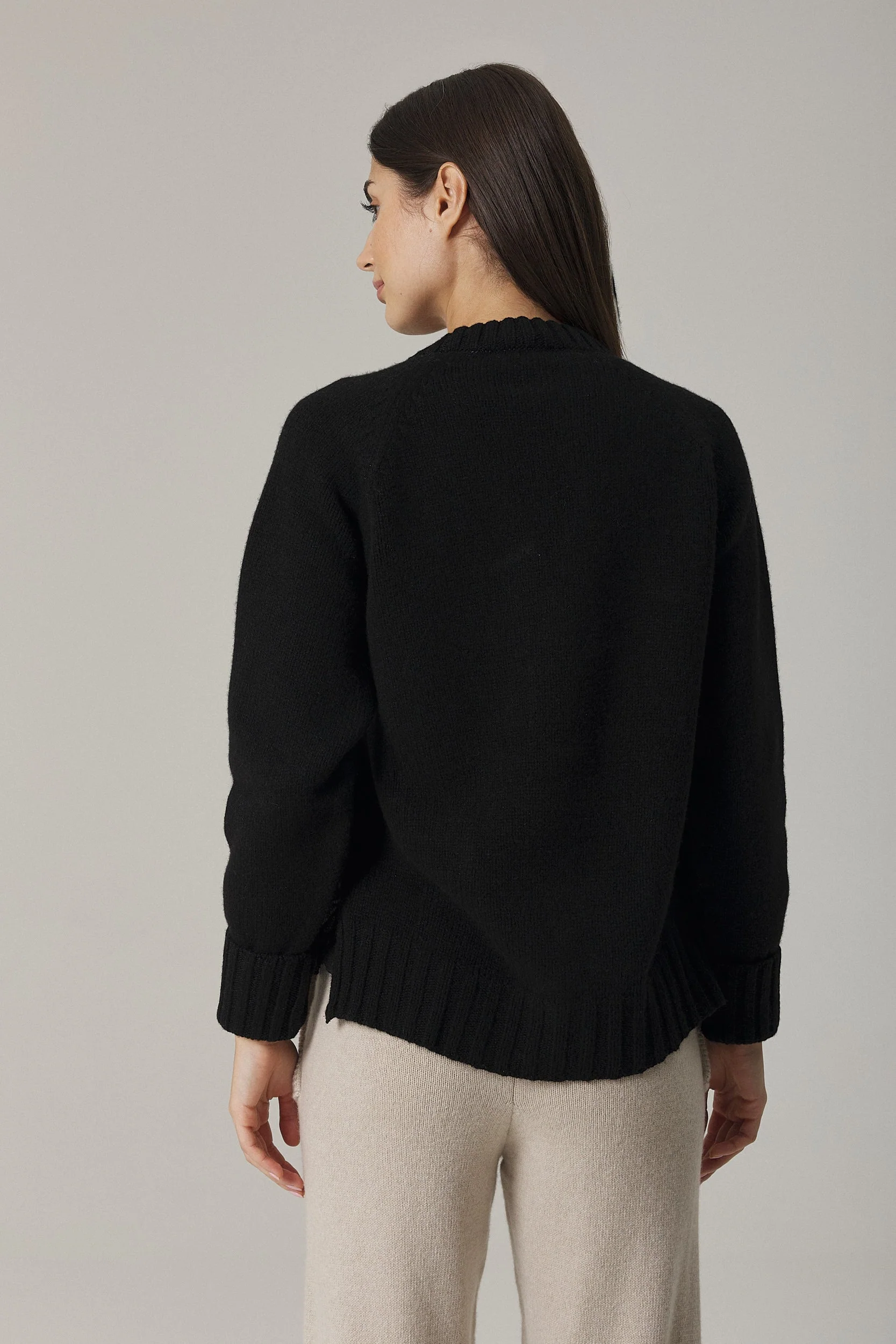 BROOK CASHMERE BLEND CARDIGAN WITH LACE INSERTS IN BLACK - Image 4