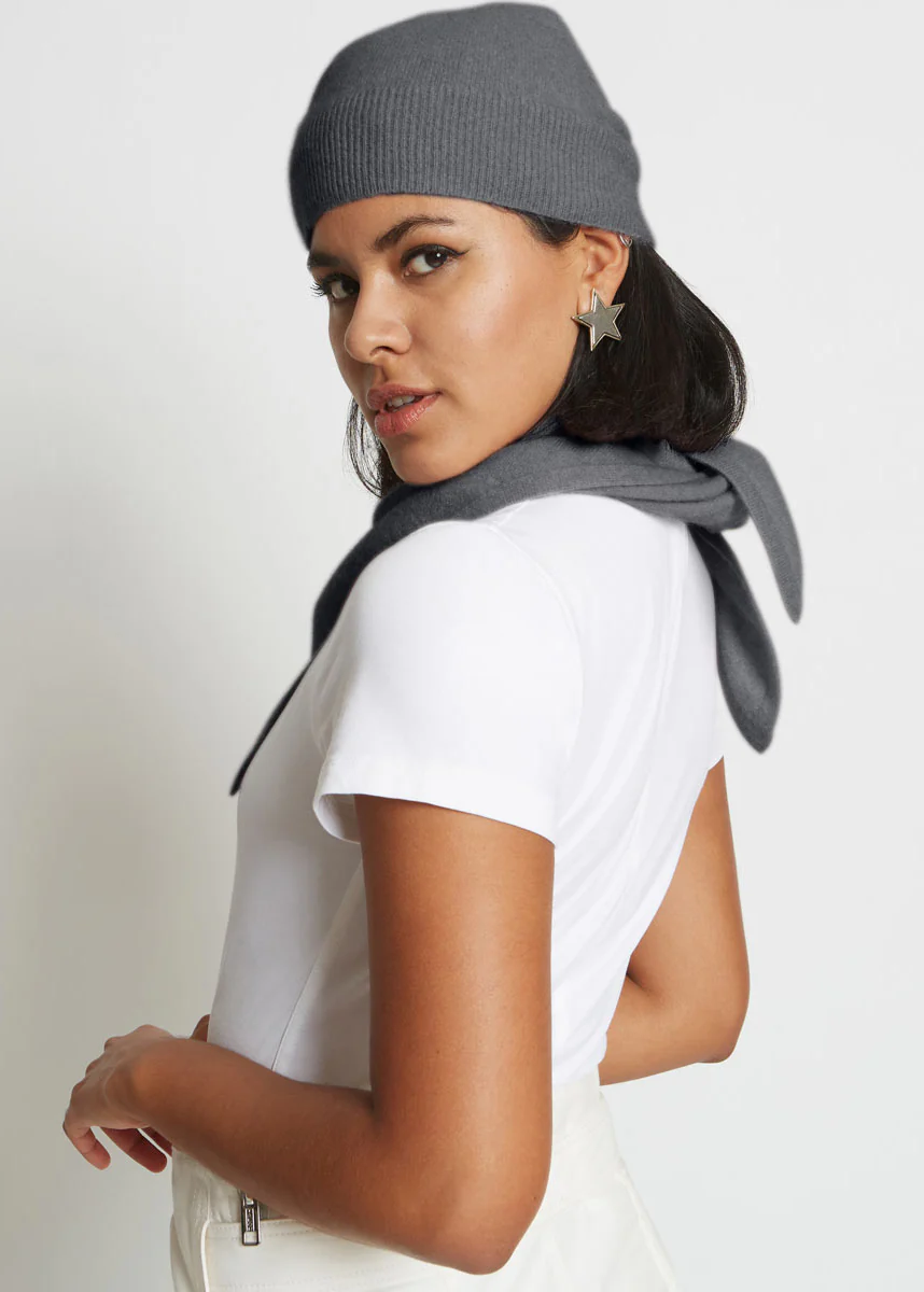 ABI CASHMERE BEANIE HAT IN HEATHER CHARCOAL