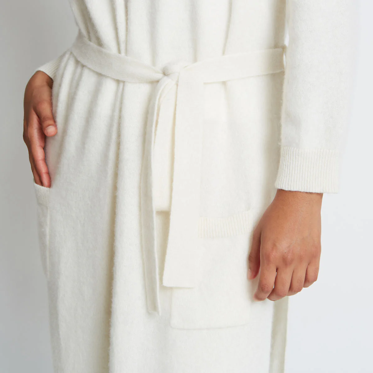 SARAH CASHMERE CARDIGAN ROBE IN SUGAR - Image 4