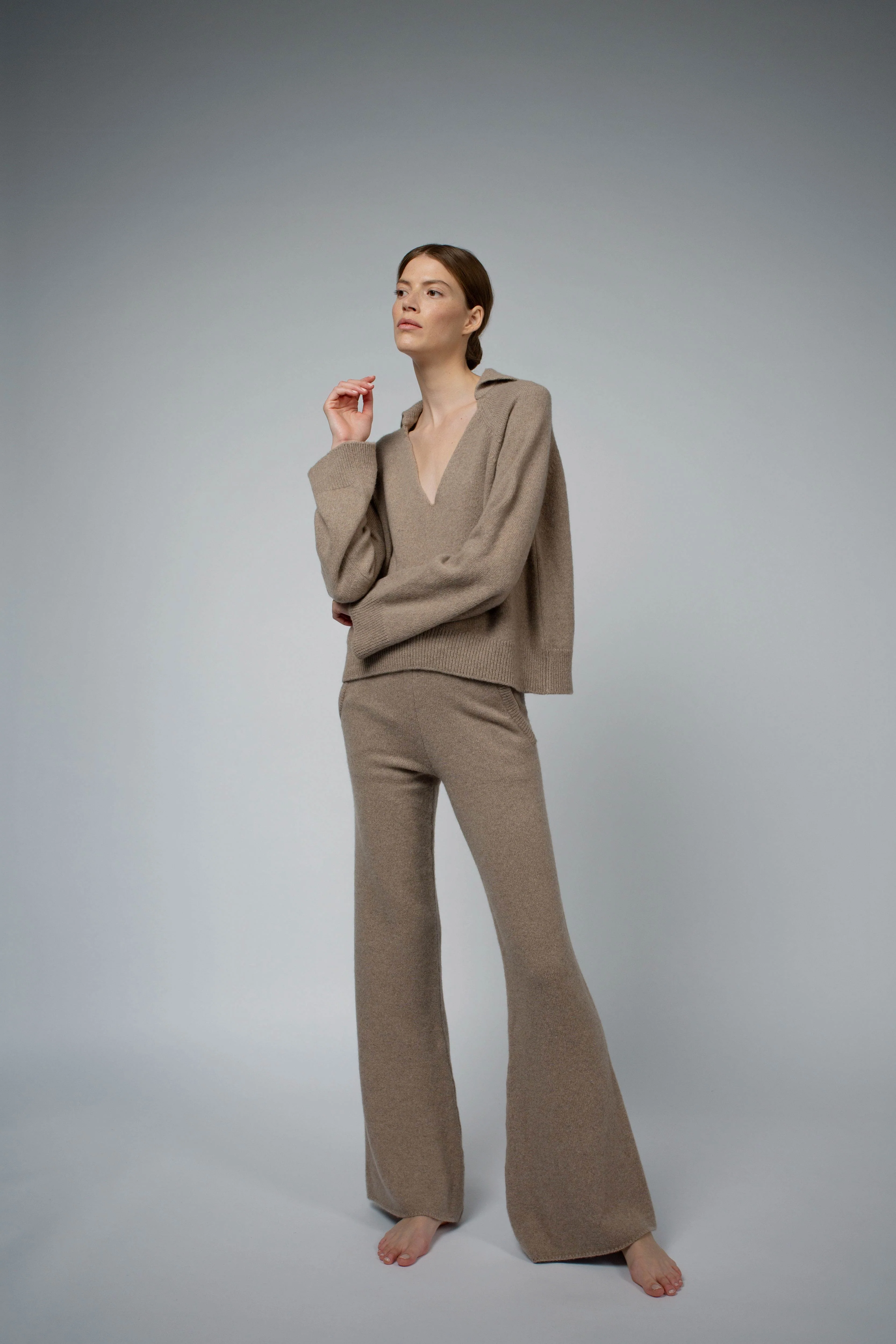 LAUREN RAGLAN SLEEVE CASHMERE SWEATER IN FAWN - Image 4