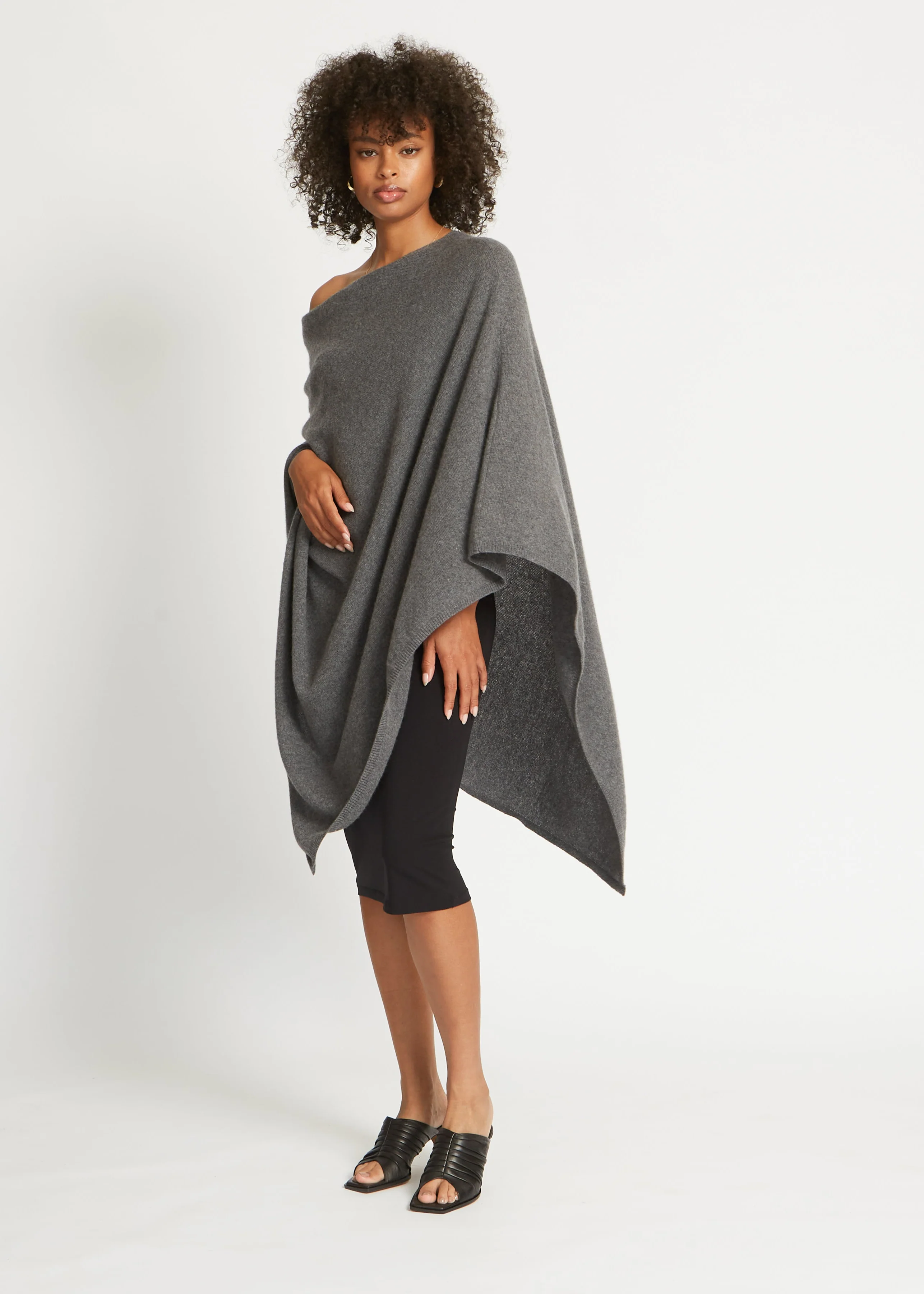 JENICA OVERSIZED CASHMERE CAPE PONCHO IN HEATHER CHARCOAL