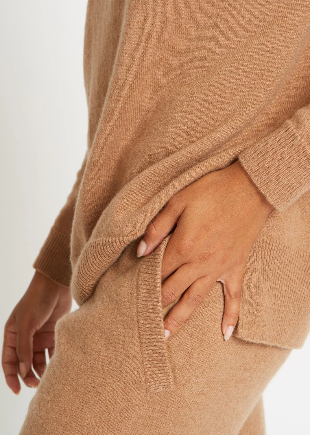 ADDISON CASHMERE TRACK PANT IN CARAMEL - Image 2