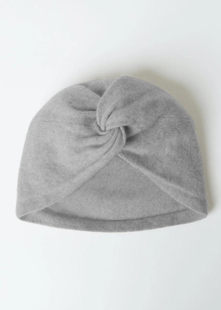 STACY CASHMERE TURBAN HAT IN HEATHER GREY - Image 2