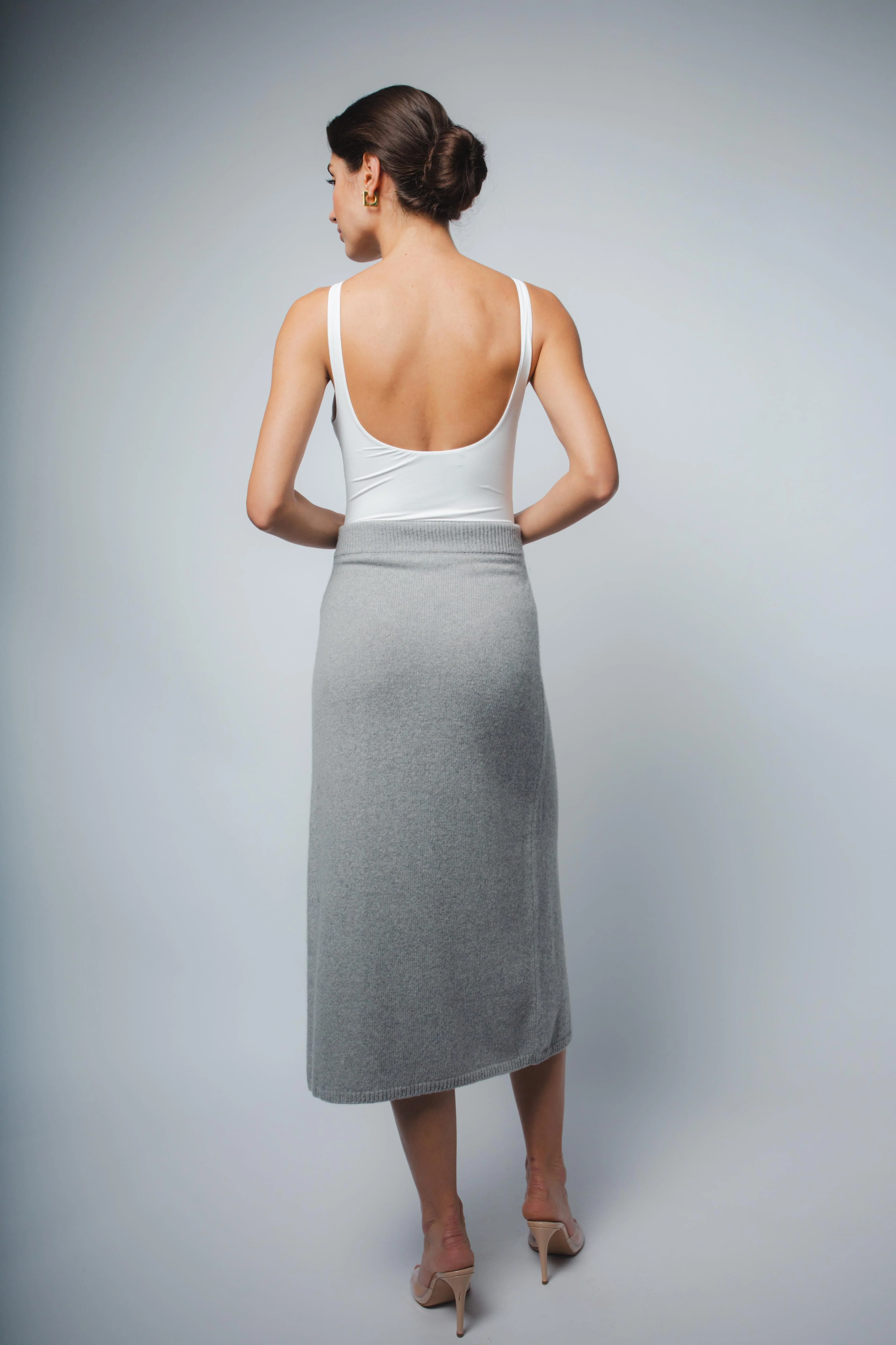 MILA CASHMERE WRAP SKIRT IN HEATHER GREY - Image 4