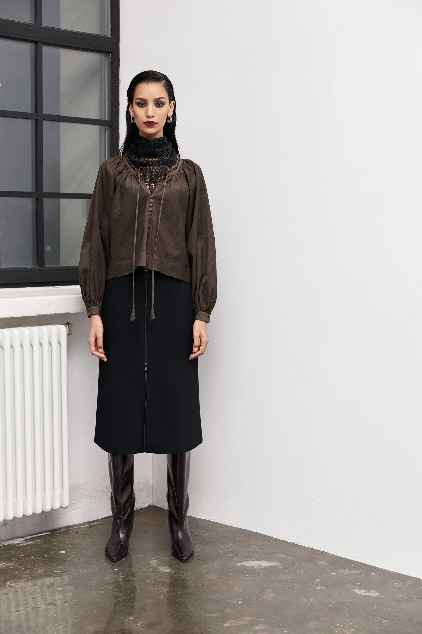 PAULA CIRCULAR KNIT A-LINE SKIRT WITH METAL ZIPPER IN BLACK - Image 5