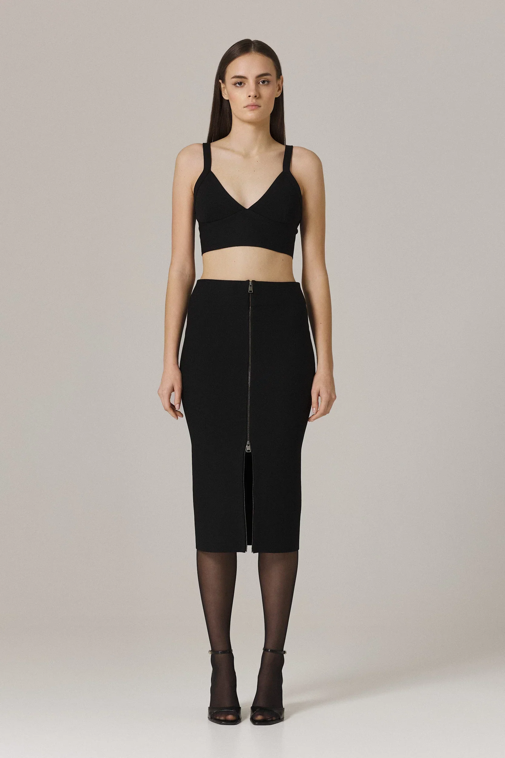 JANA CIRCLULAR KNIT PENCIL SKIRT WITH METAL ZIPPER IN BLACK - Image 2