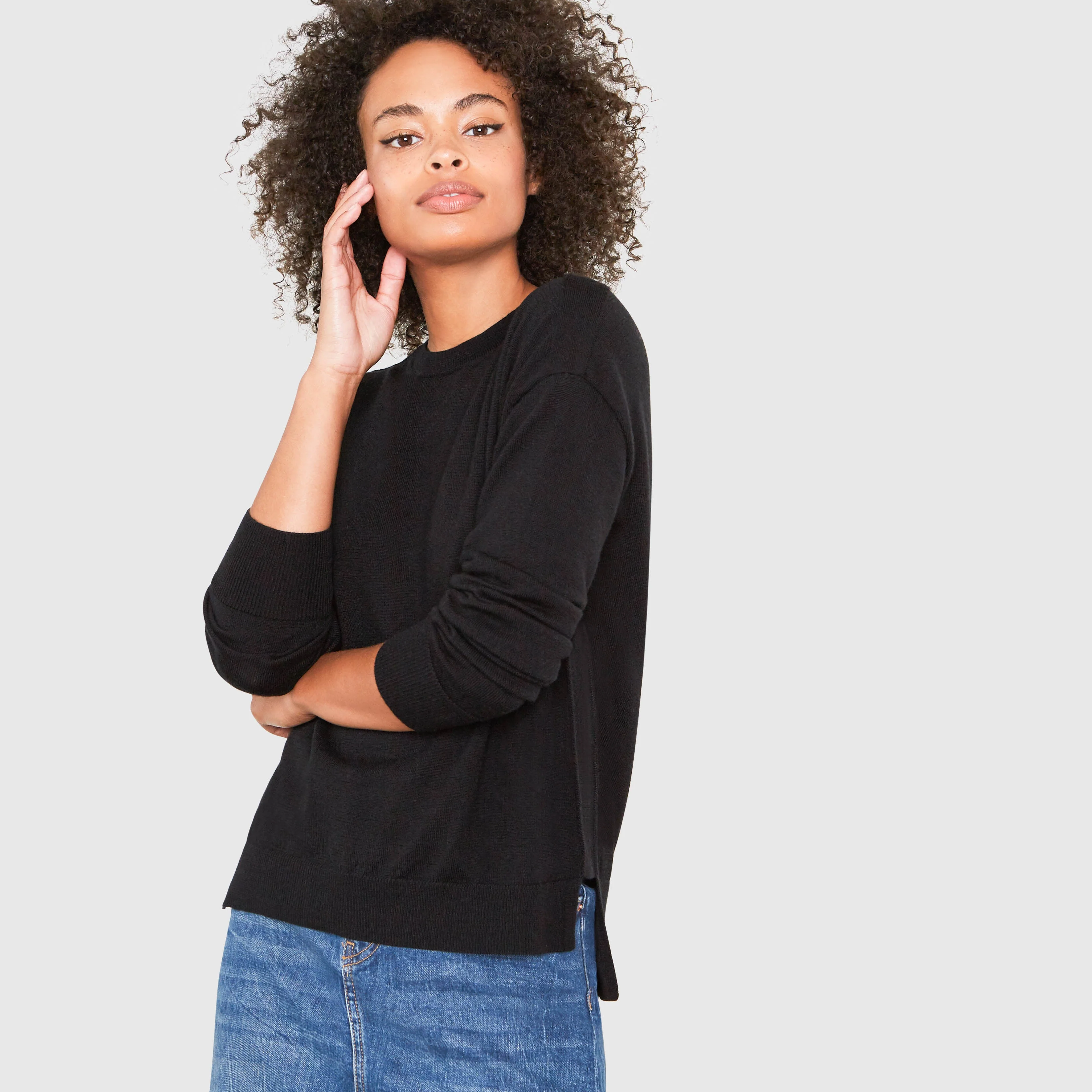 STELLA CREW NECK RELAXED FIT MERINO WOOL SWEATER IN BLACK - Image 2
