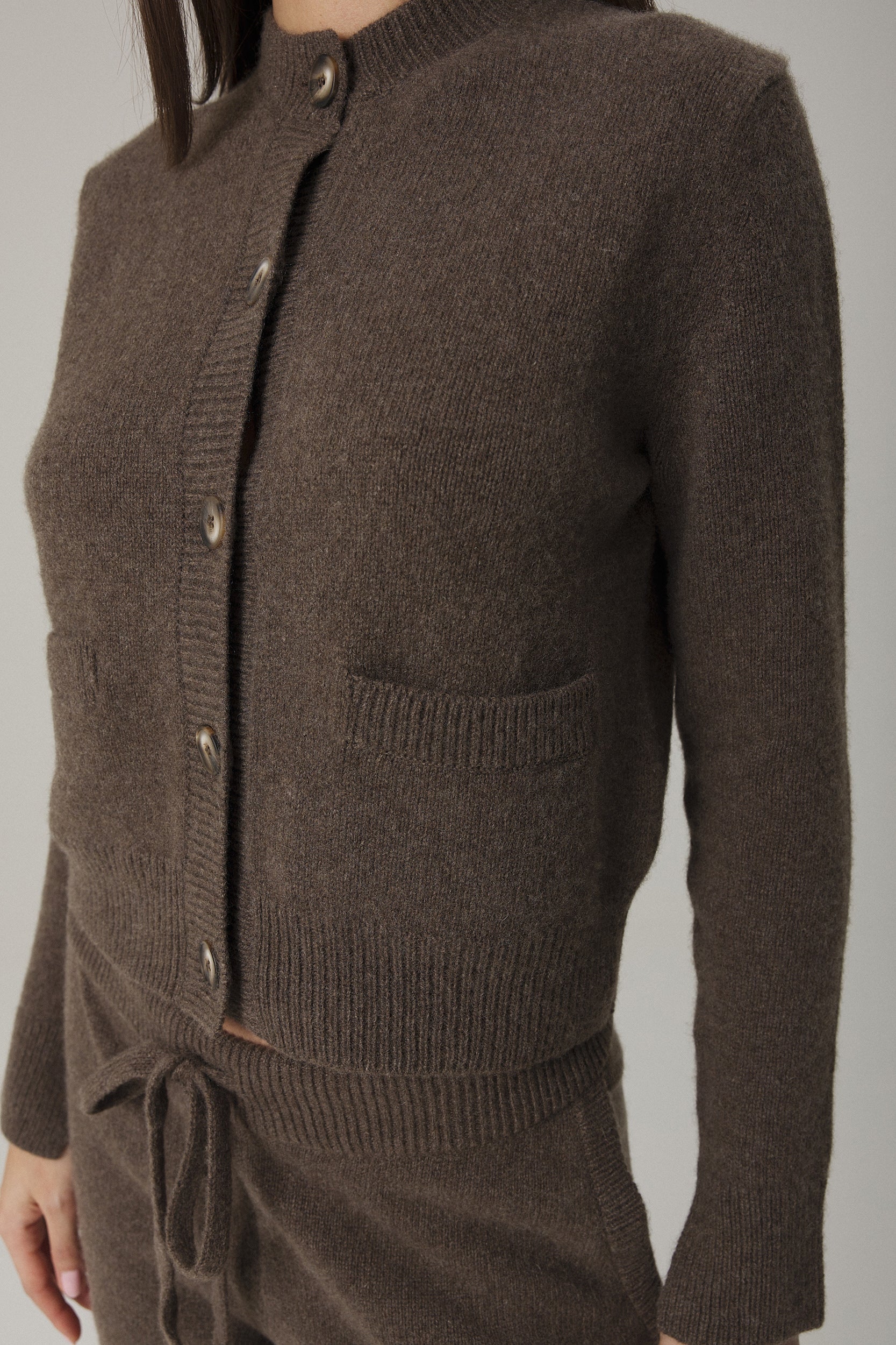 NYLA CROPPED CASHMERE CARDIGAN IN CHESTNUT - Image 2