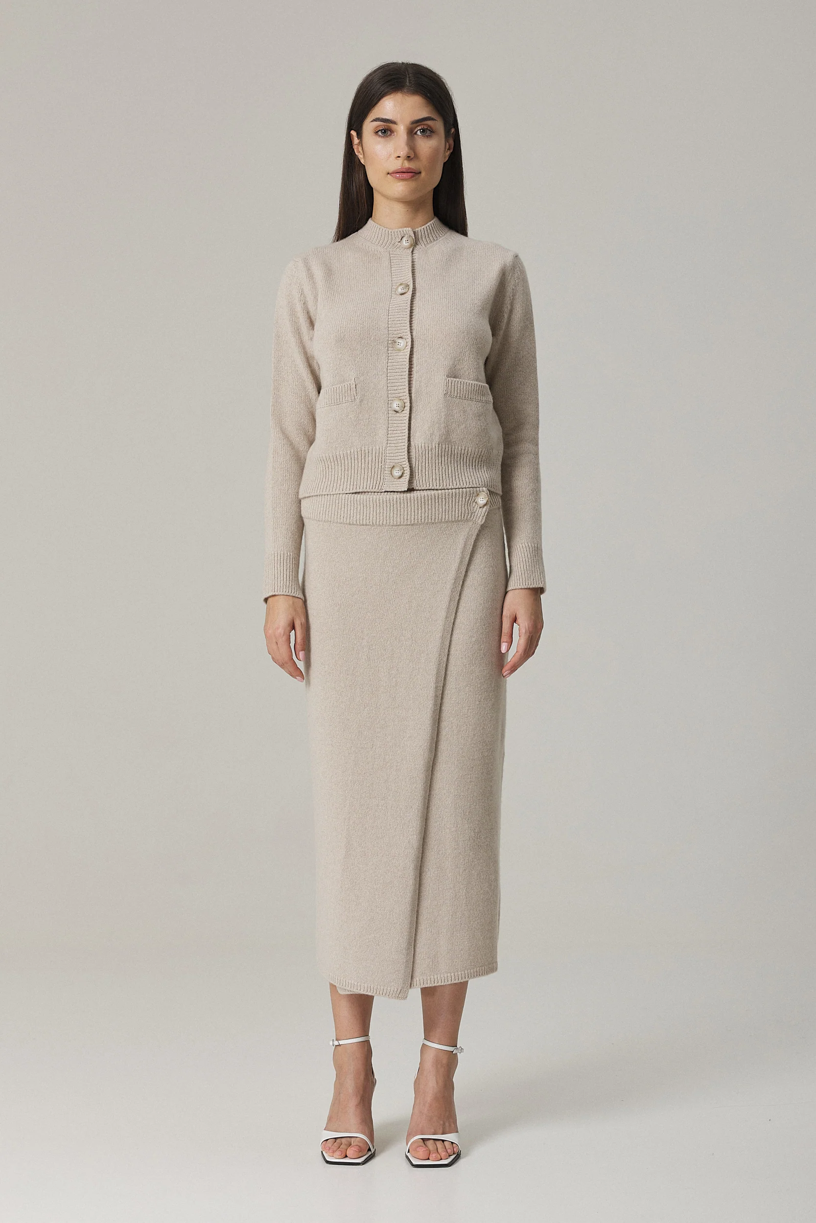 NYLA CROPPED CASHMERE CARDIGAN IN SAND - Image 4