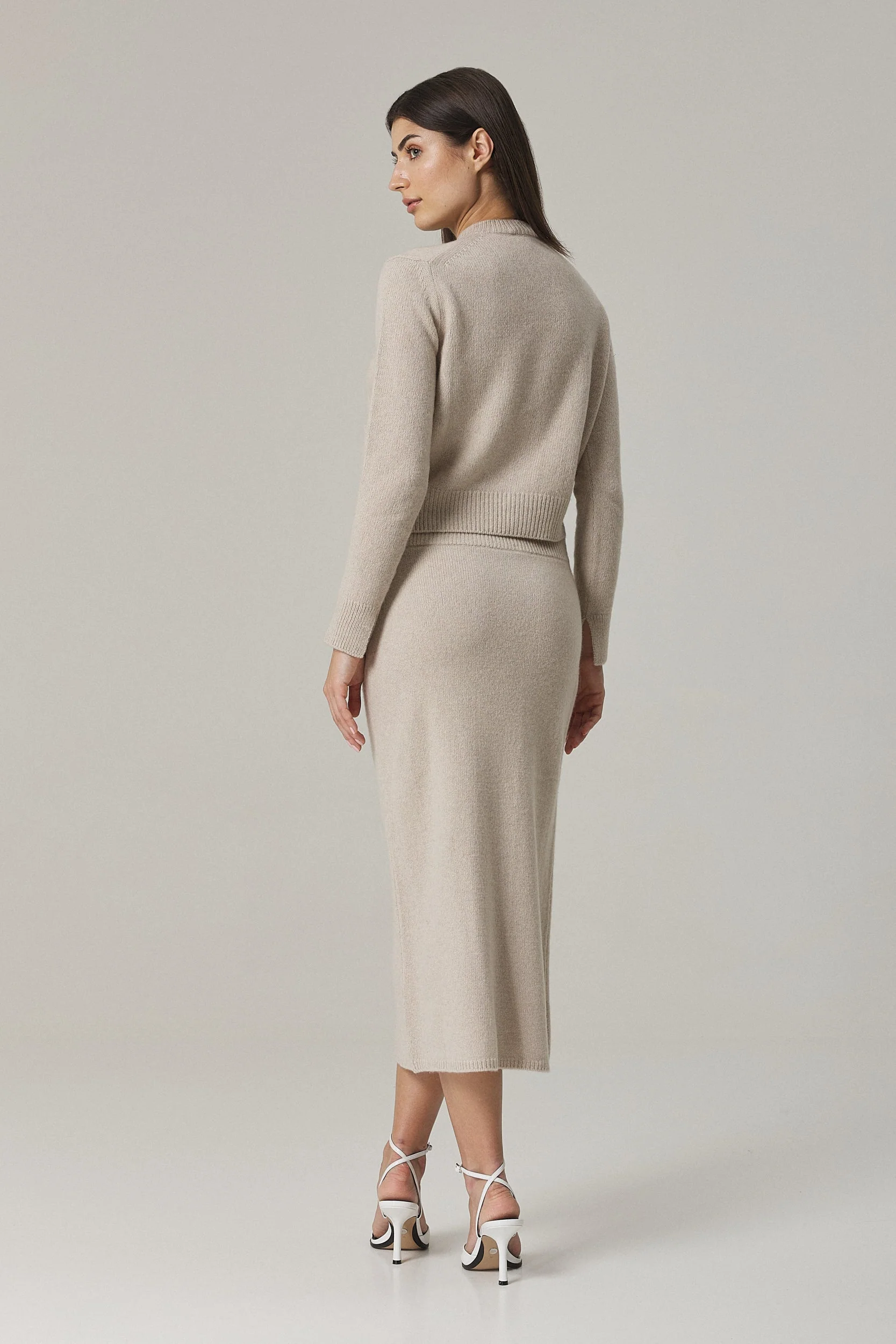 NYLA CROPPED CASHMERE CARDIGAN IN SAND - Image 5