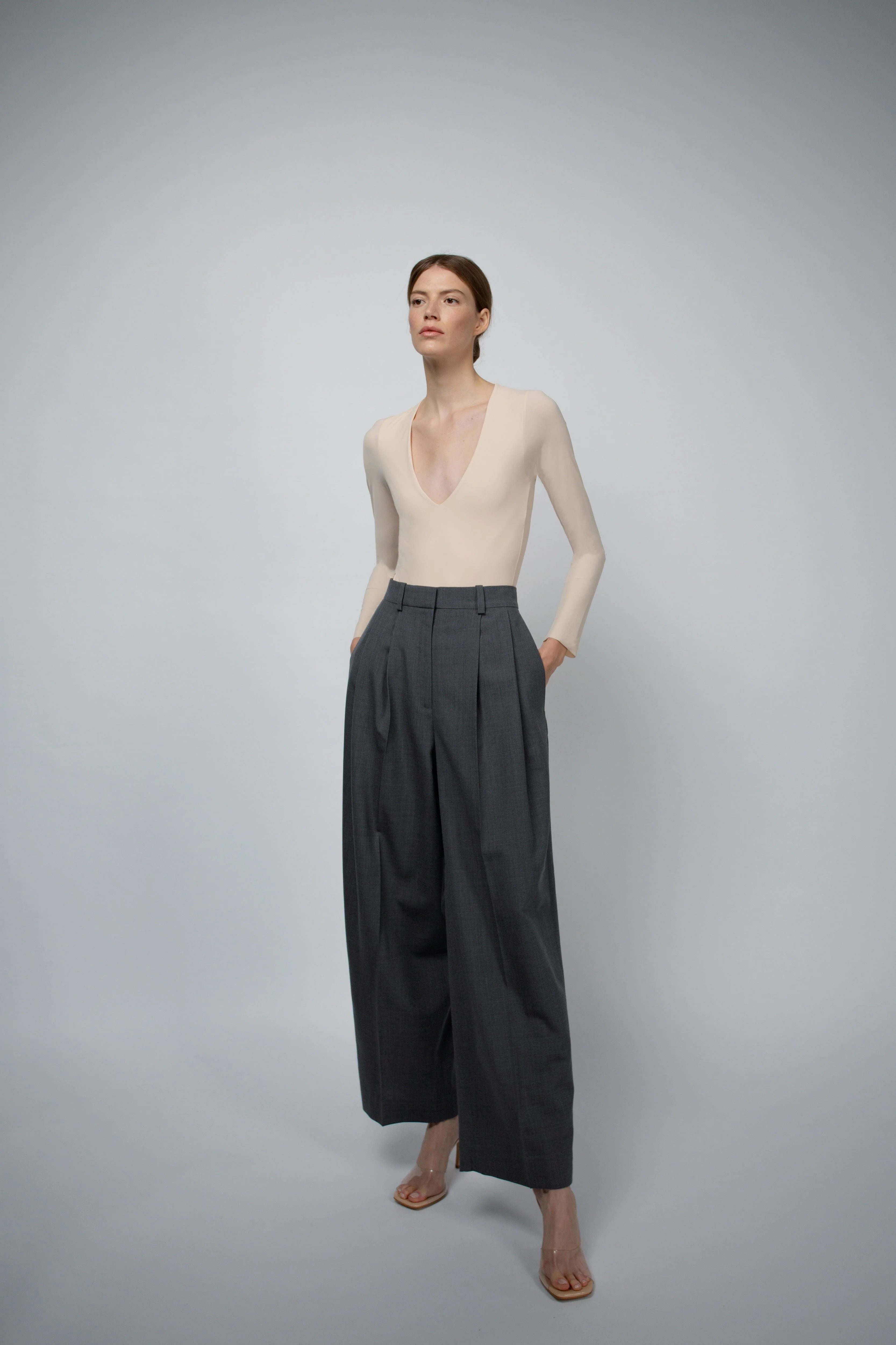 NOVA DOUBLE LAYER V-NECK BODYSUIT IN FOAM - Image 3
