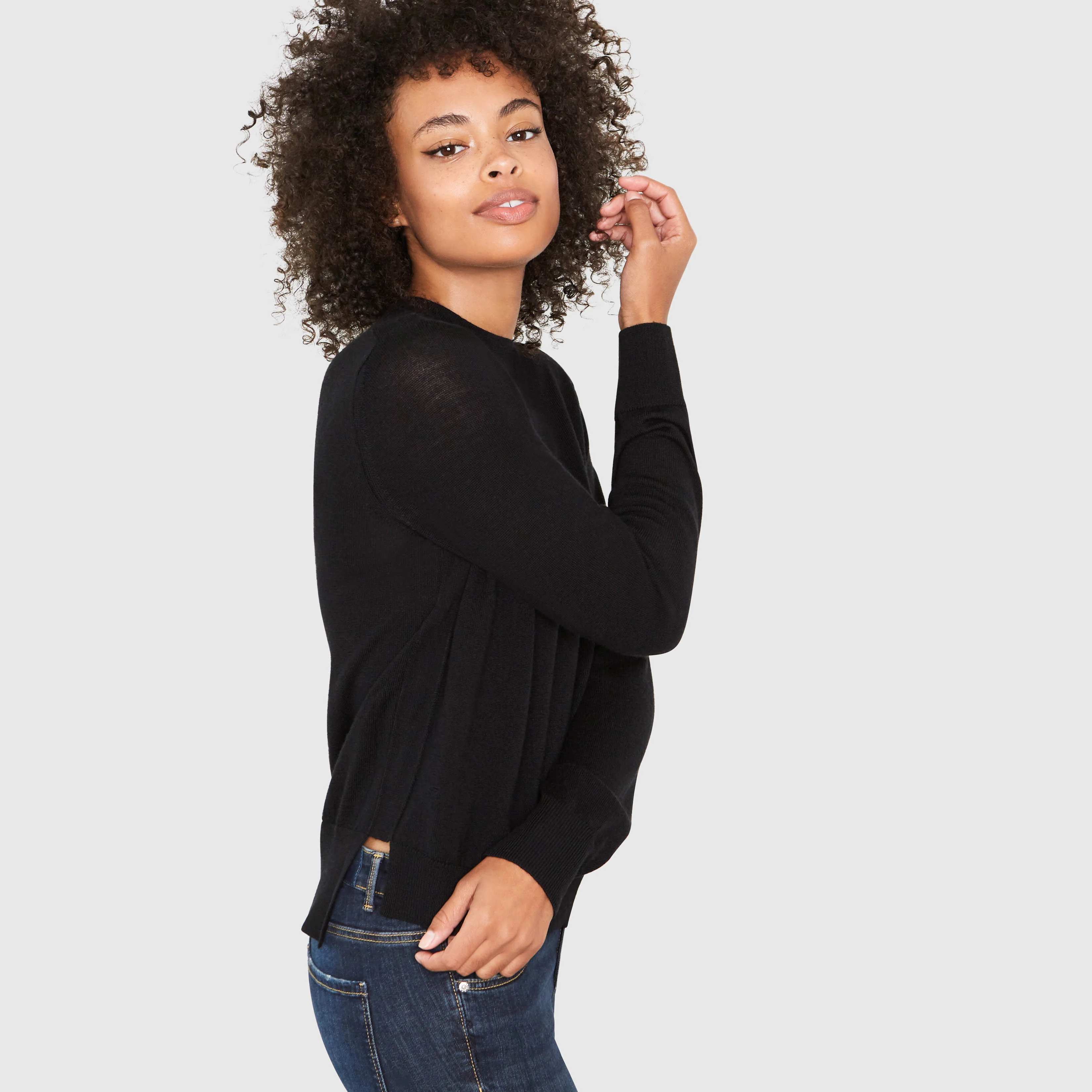 ELLEN NOTCHED NECKBAND MERINO WOOL SWEATER IN BLACK - Image 3