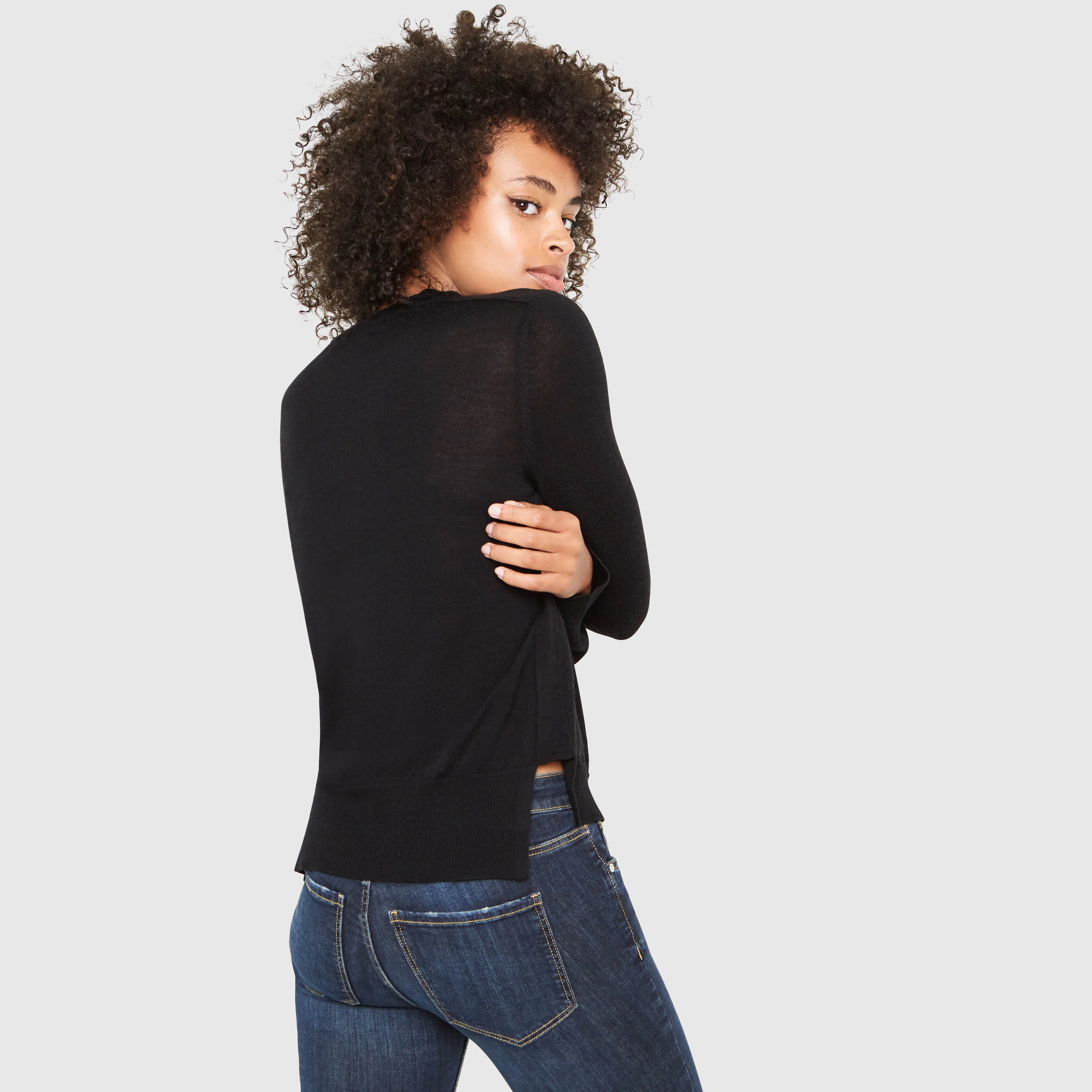 ELLEN NOTCHED NECKBAND MERINO WOOL SWEATER IN BLACK - Image 4