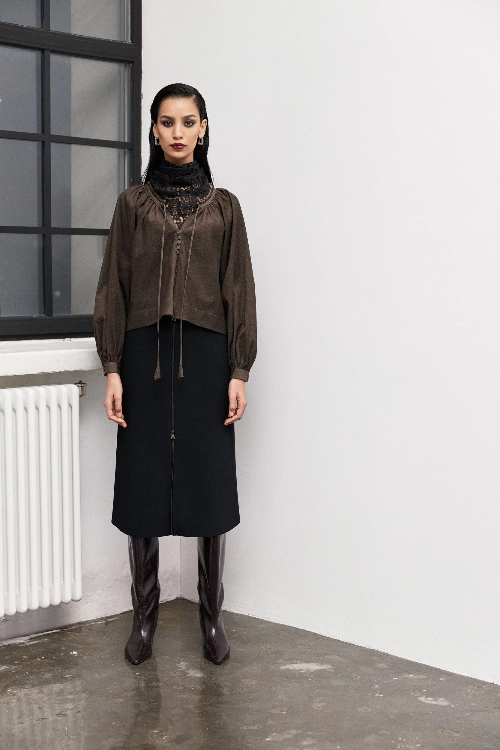 LIA FINE CORDUROY BLOUSE IN UMBER - Image 3
