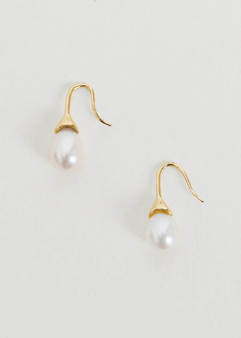 HEAVEN MAYHEM - Odette Pearl Earrings in Gold or Silver - Image 5