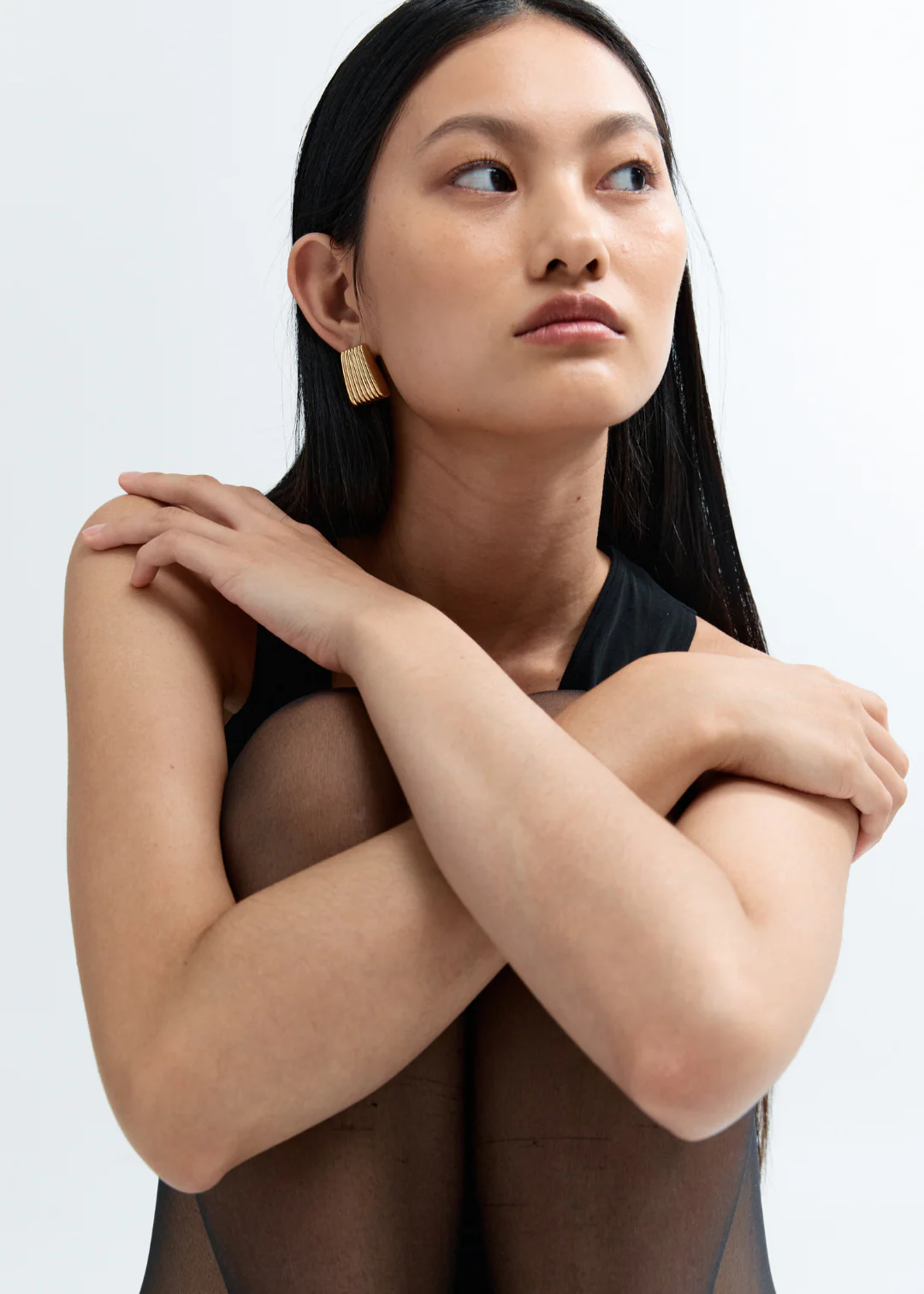 HEAVEN MAYHEM - Ribbed Gold Earrings - Image 3