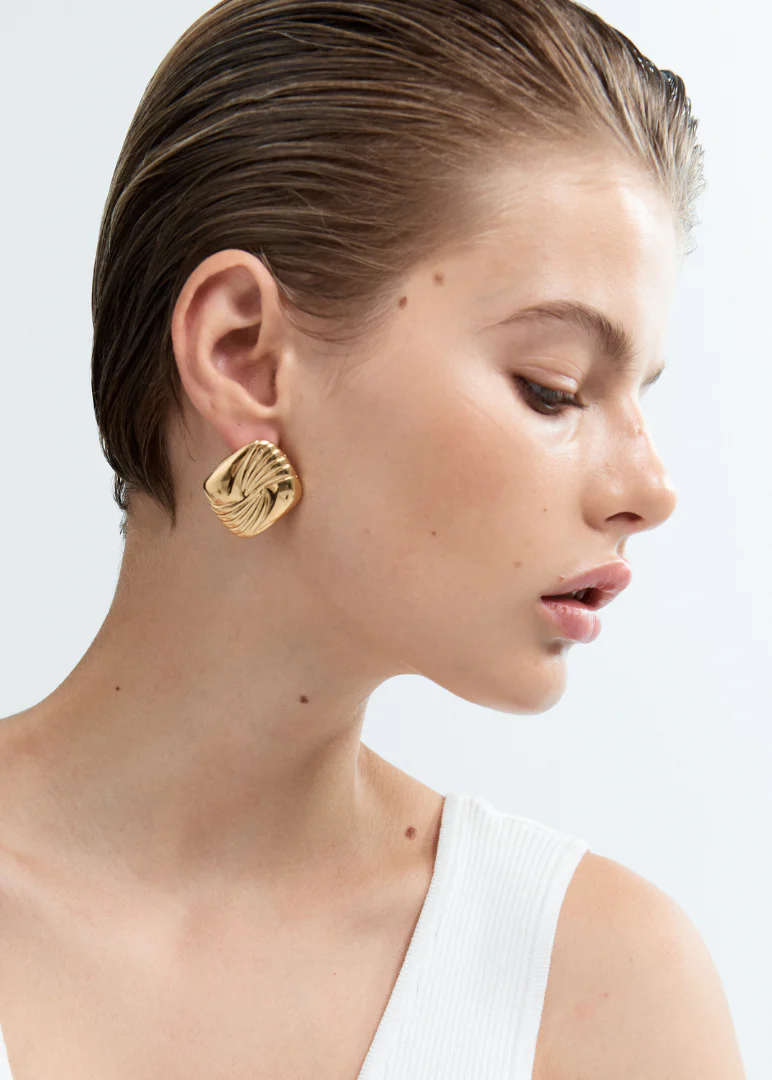 HEAVEN MAYHEM - Tabi Gold Earrings - Image 3