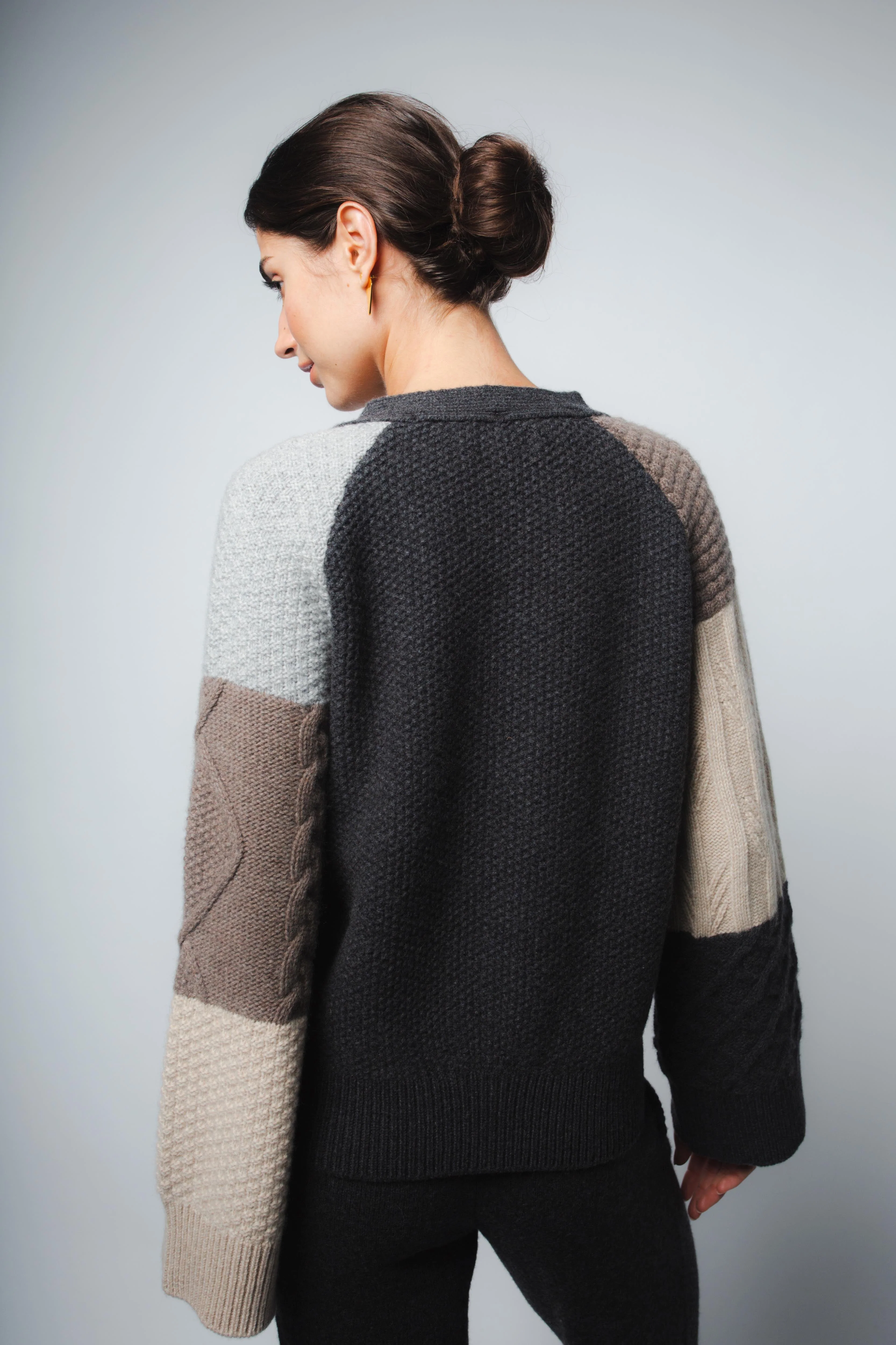 CATE CASHMERE CARDIGAN WITH DETACHABLE SCARF IN CHESTNUT COMBO - Image 4