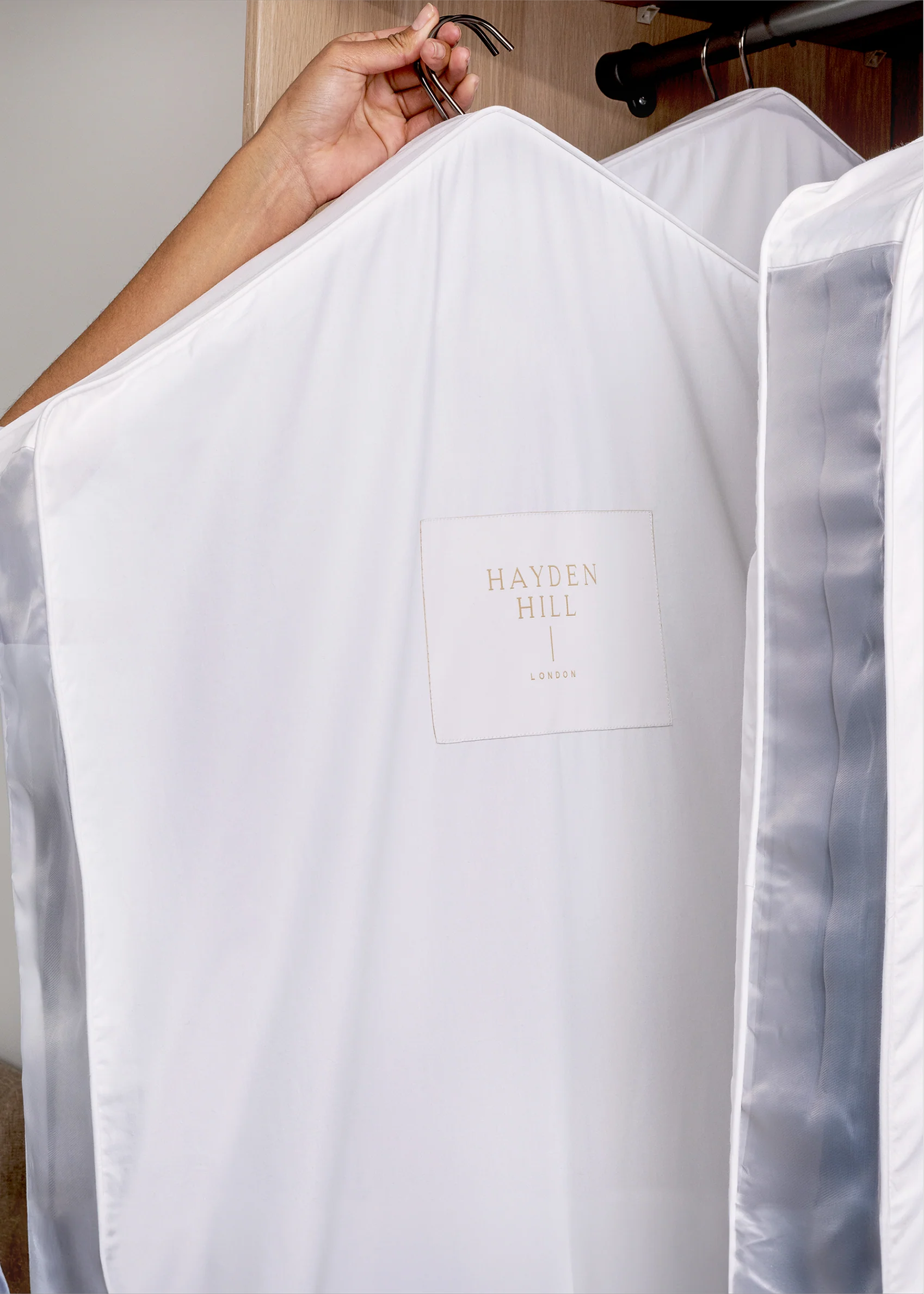 HAYDEN HILL - Long Organic Cotton Hanging Garment Bag - Image 11