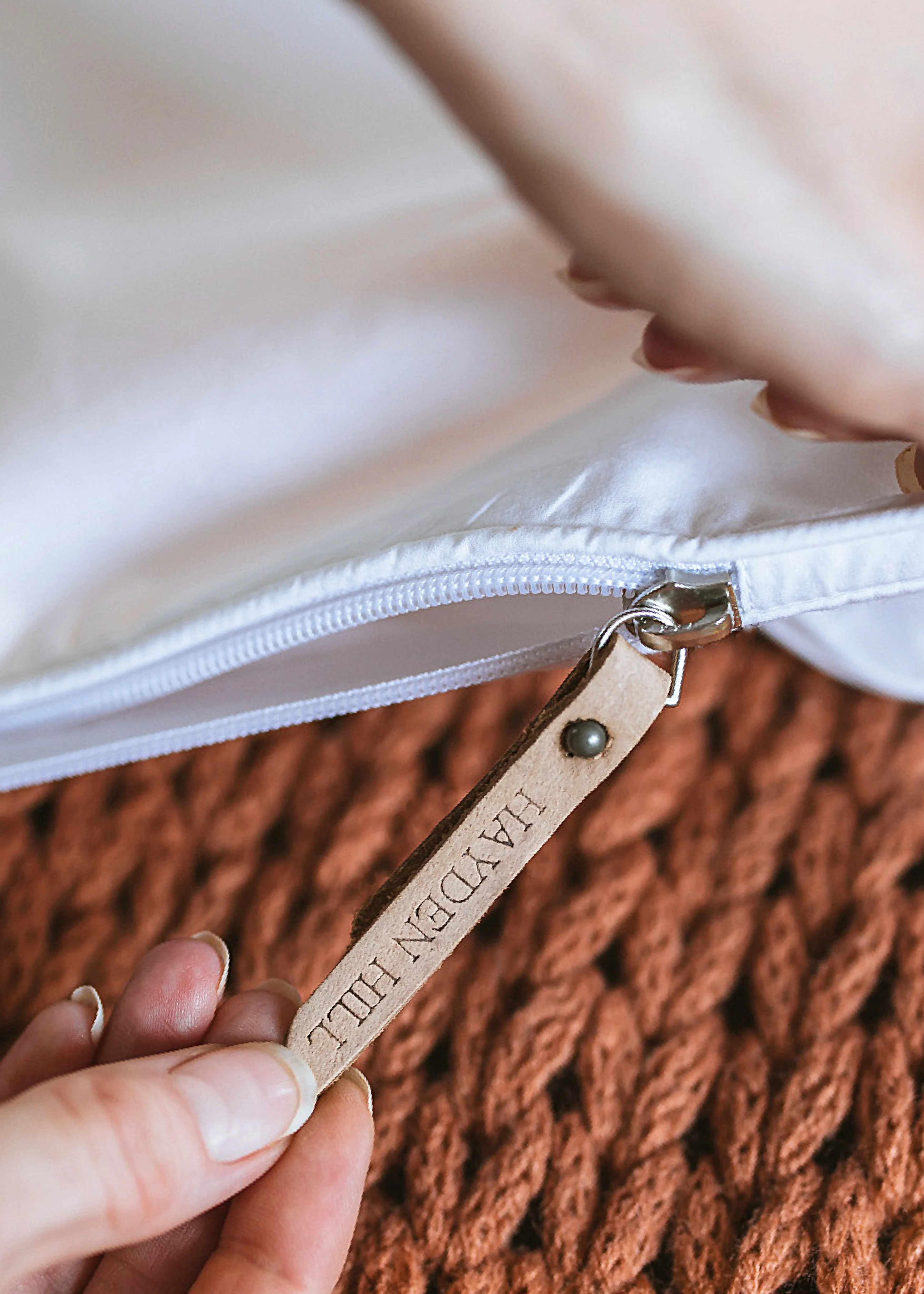 HAYDEN HILL - Long Organic Cotton Hanging Garment Bag - Image 6