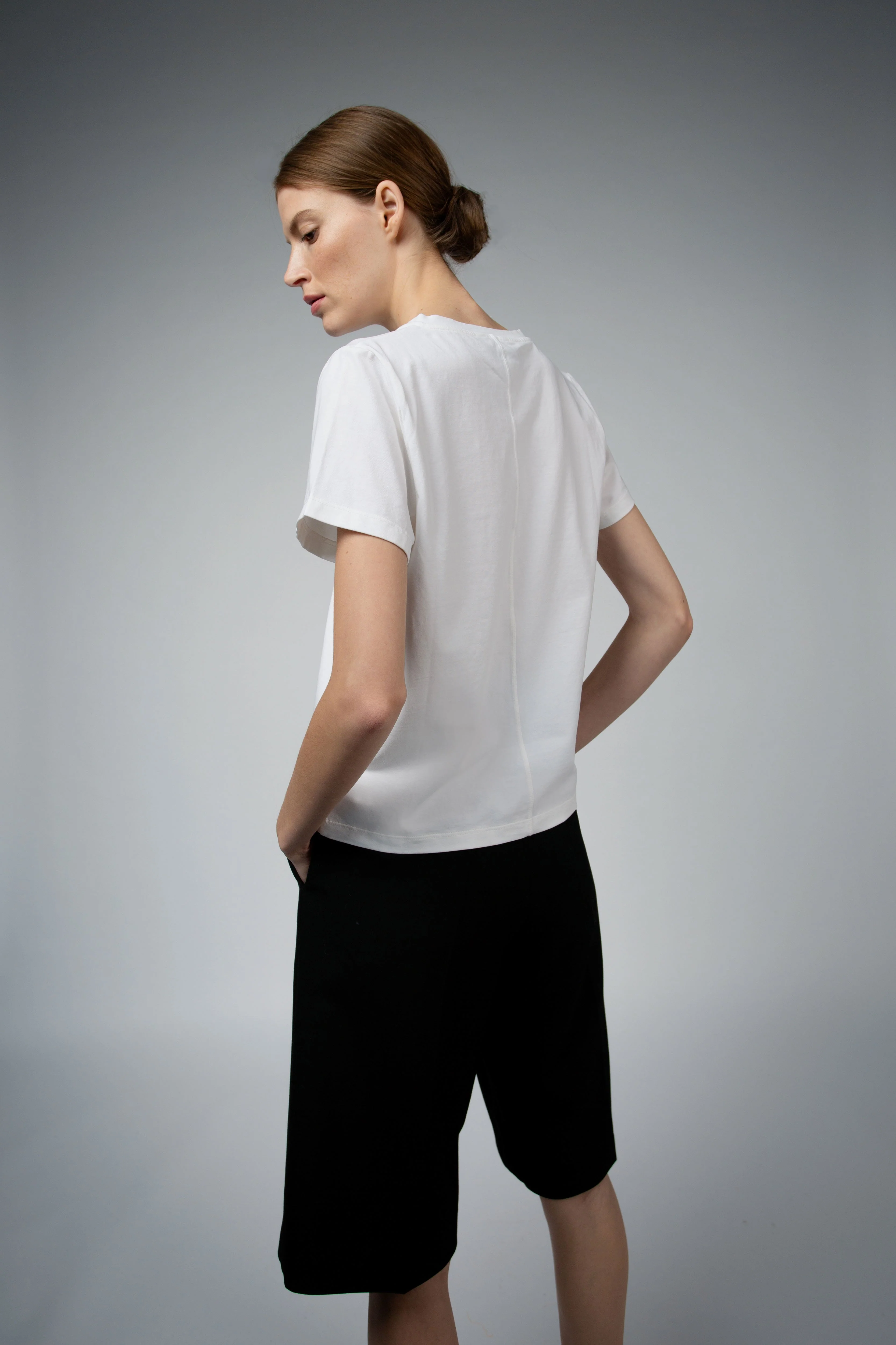 MAGDA ORGANIC COTTON V-NECK T-SHIRT BUNDLE - Image 4