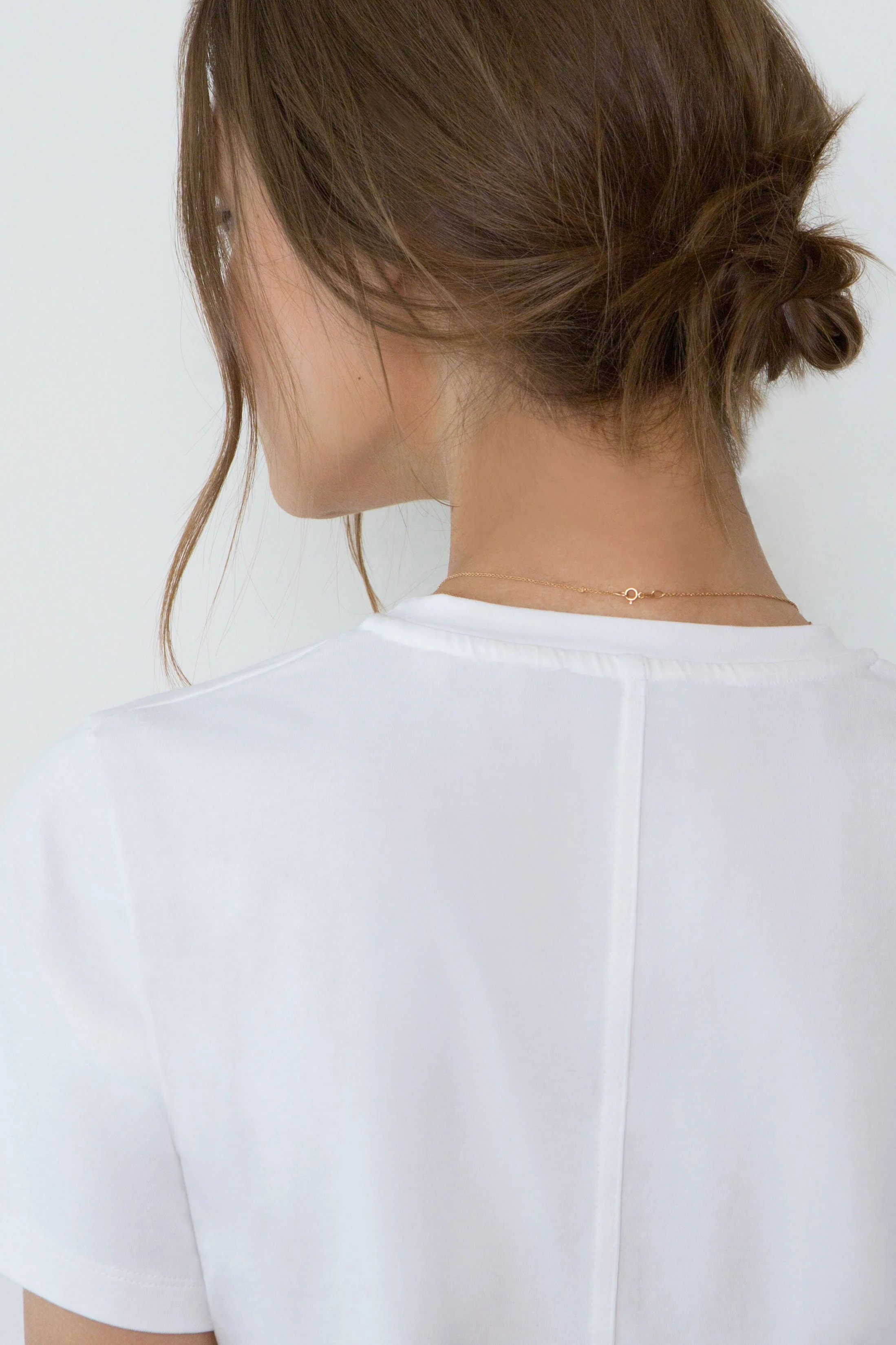 MAGDA ORGANIC COTTON V-NECK T-SHIRT IN WHITE - Image 4