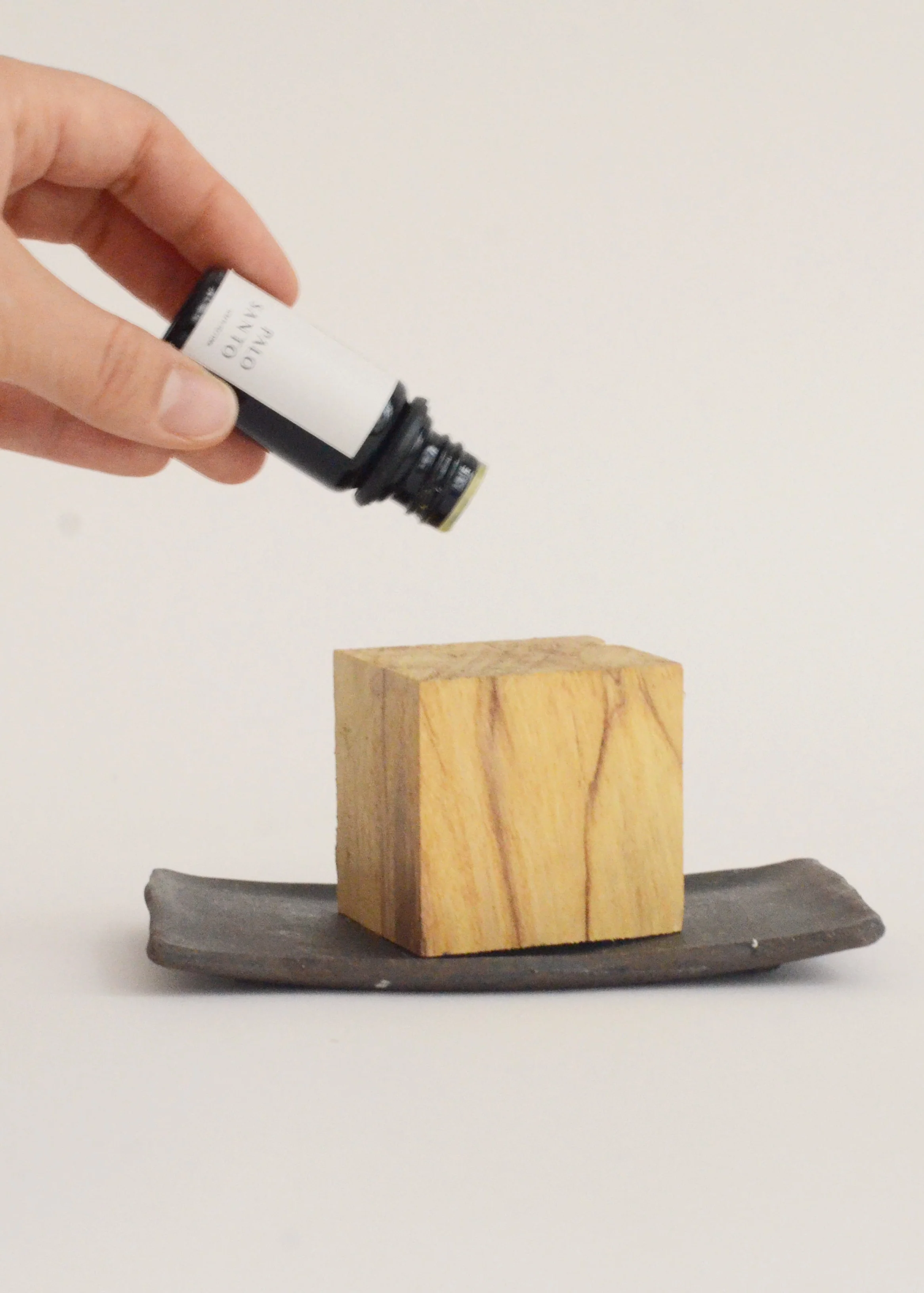 CEDAR AND MYRRH - Natural Palo Santo Wood Diffuser & 10ml Essential Oil - Image 3