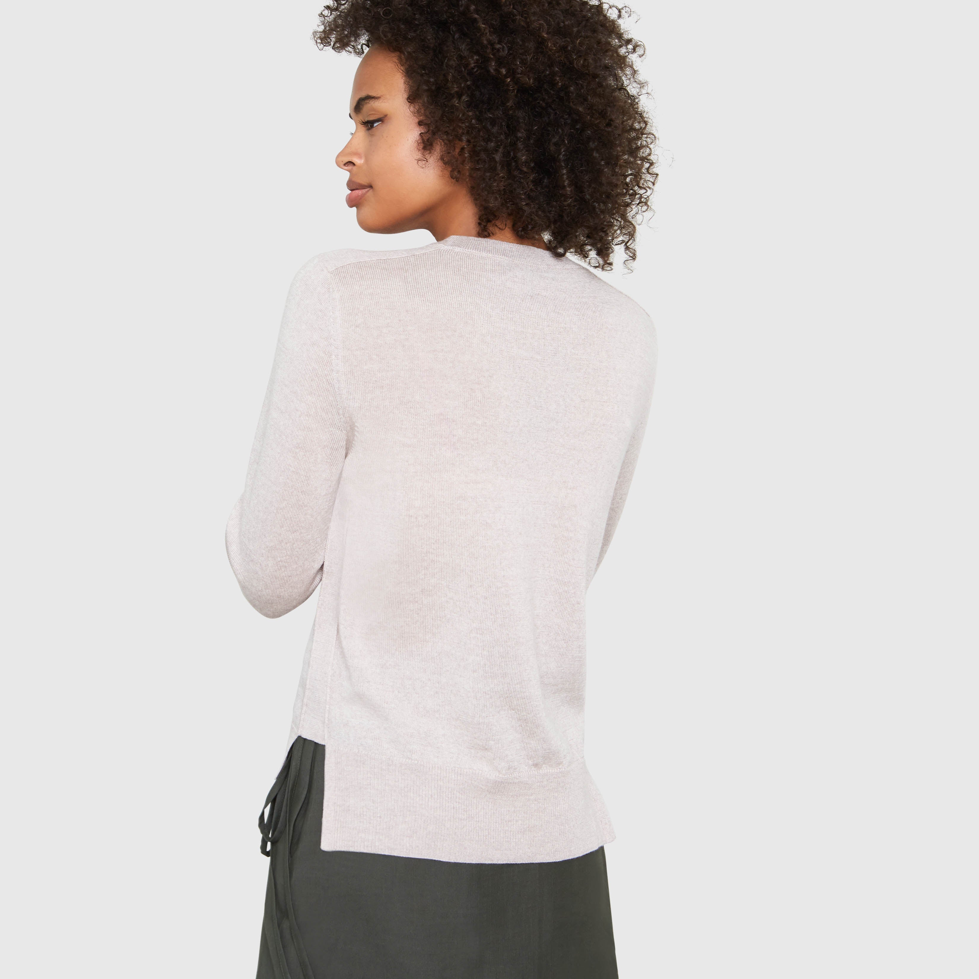 ELLEN NOTCHED NECKBAND MERINO WOOL SWEATER IN MARCONA - Image 4