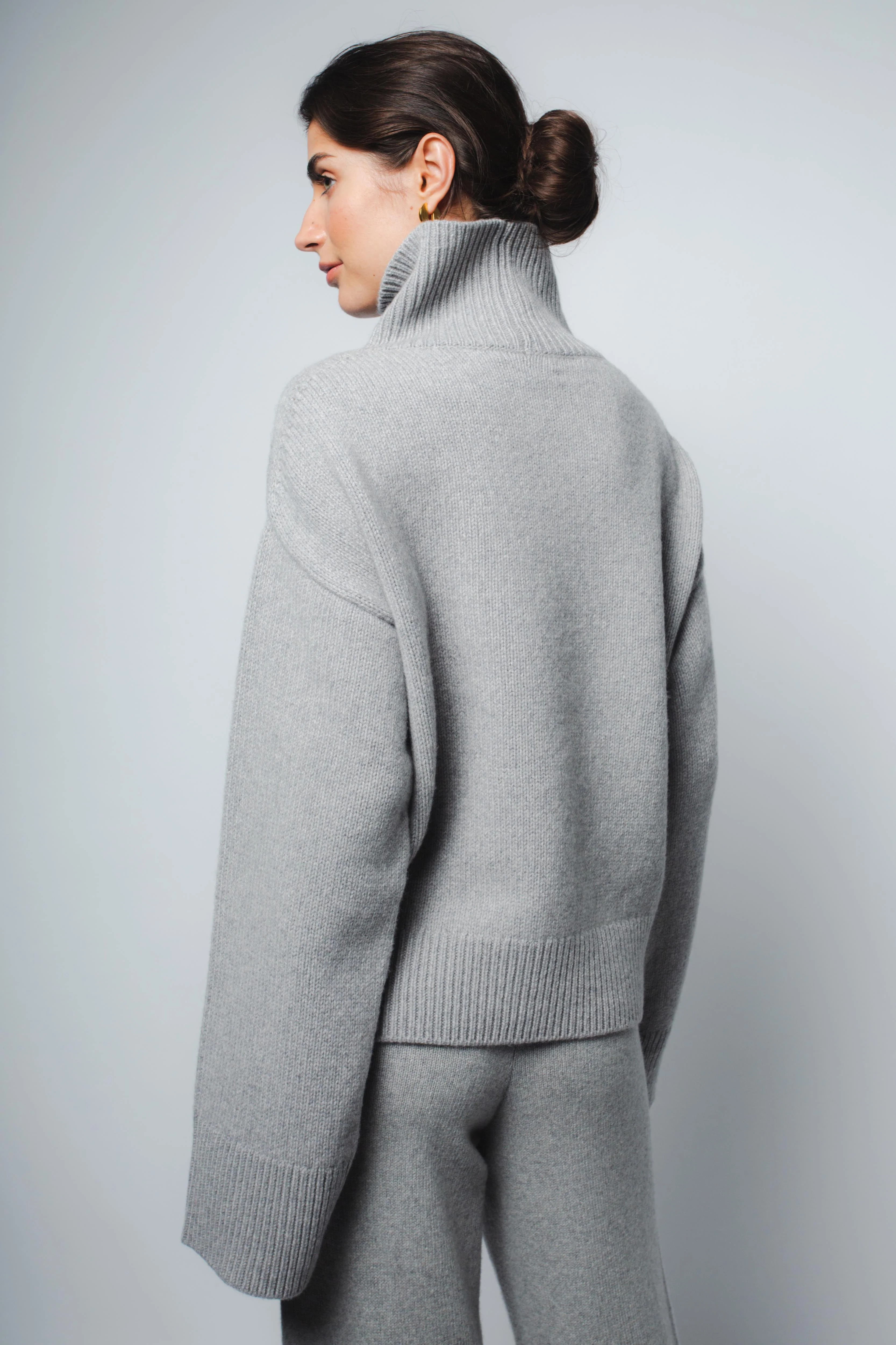 CIO DROPPED SHOULDER CASHMERE PULLOVER IN HEATHER GREY - Image 4