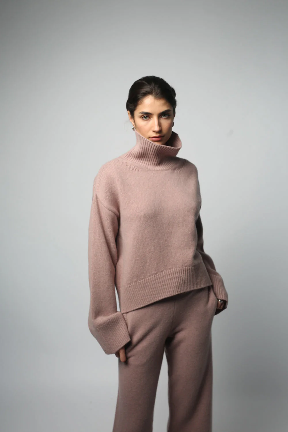 CIO DROPPED SHOULDER CASHMERE PULLOVER IN MAUVE - Image 3