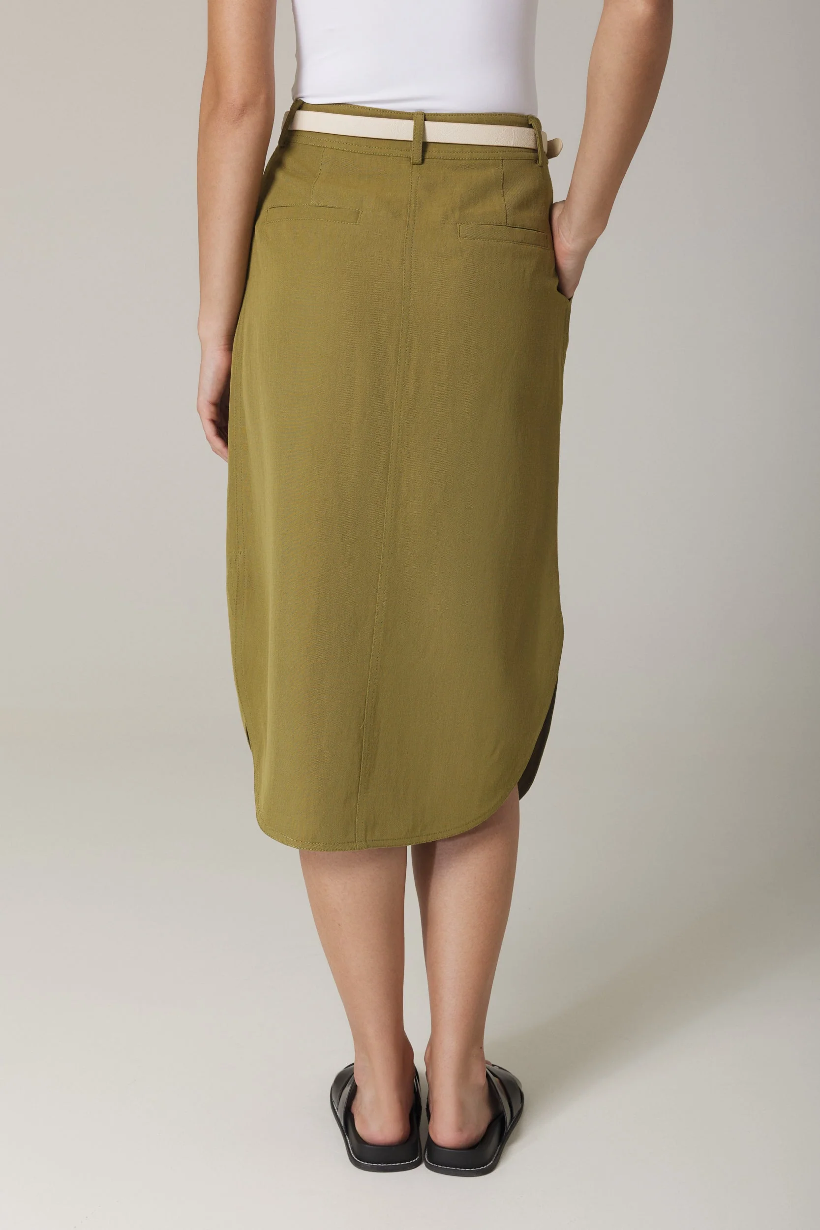 OLIA BELTED PENCIL SKIRT IN OLIVE - Image 4
