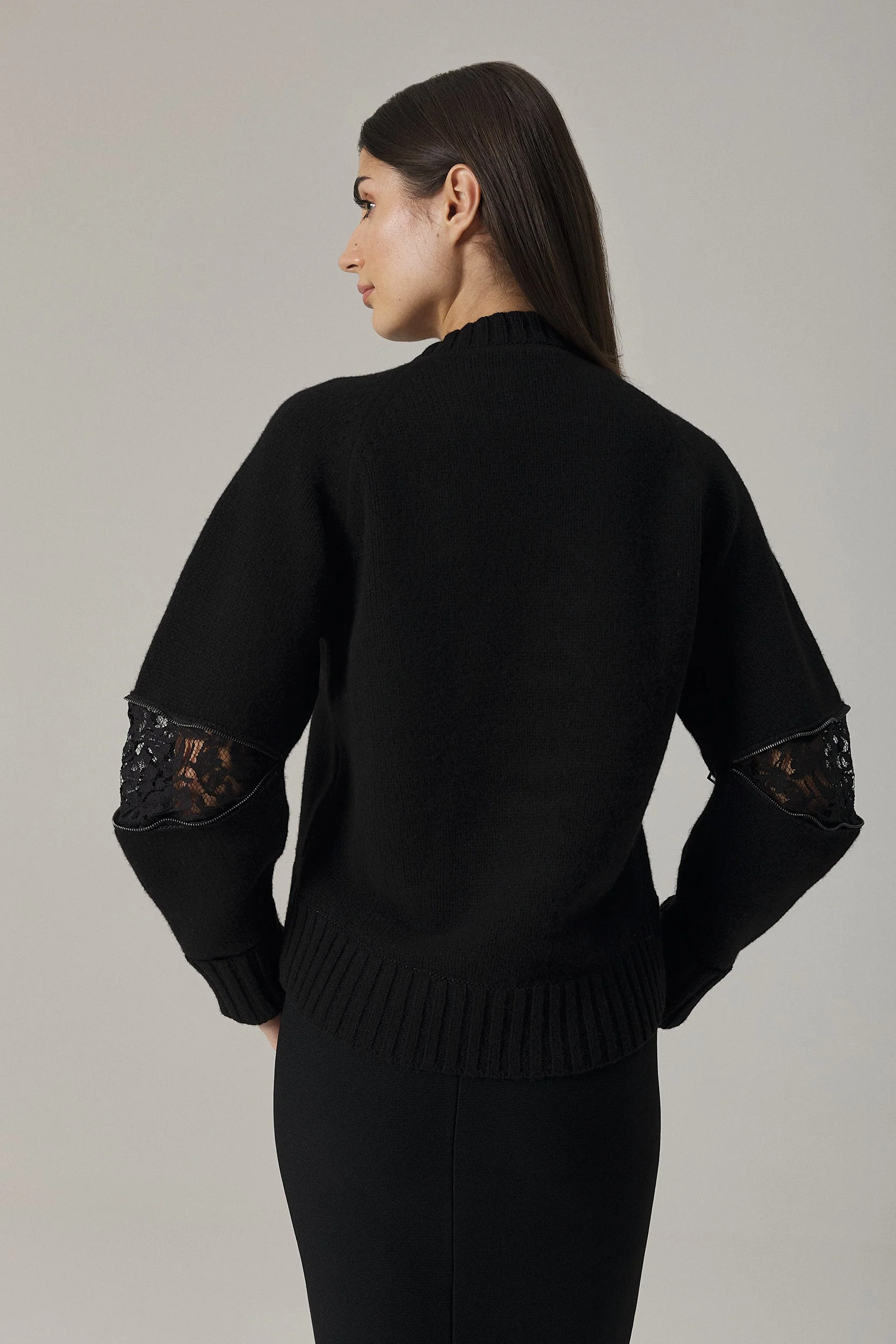 VAL CASHMERE BLEND PULLOVER WITH LACE INSERTS IN BLACK - Image 4