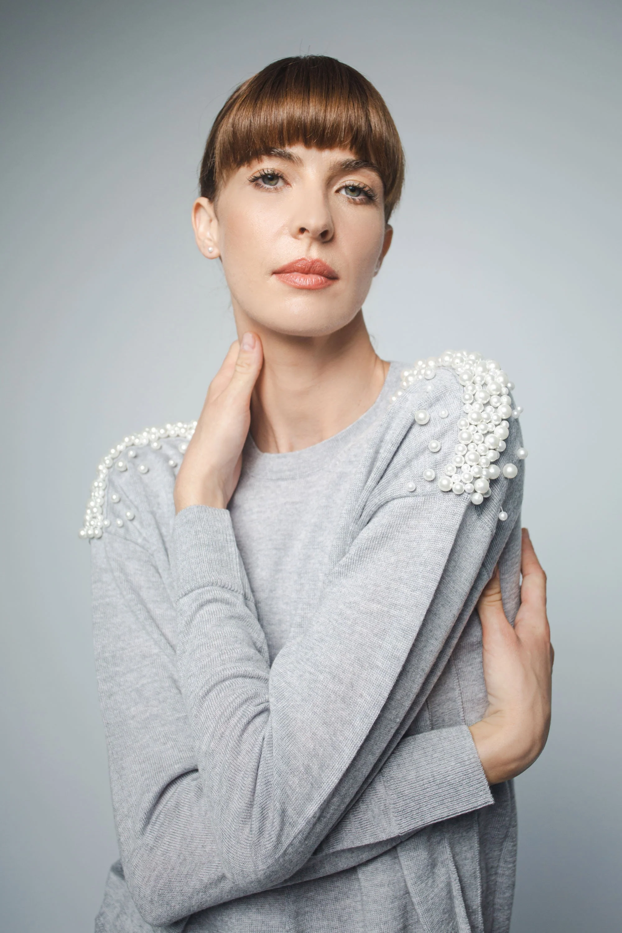 KATHRYN RELAXED FIT PULLOVER WITH PEARL BEADING IN HEATHER GREY - Image 3