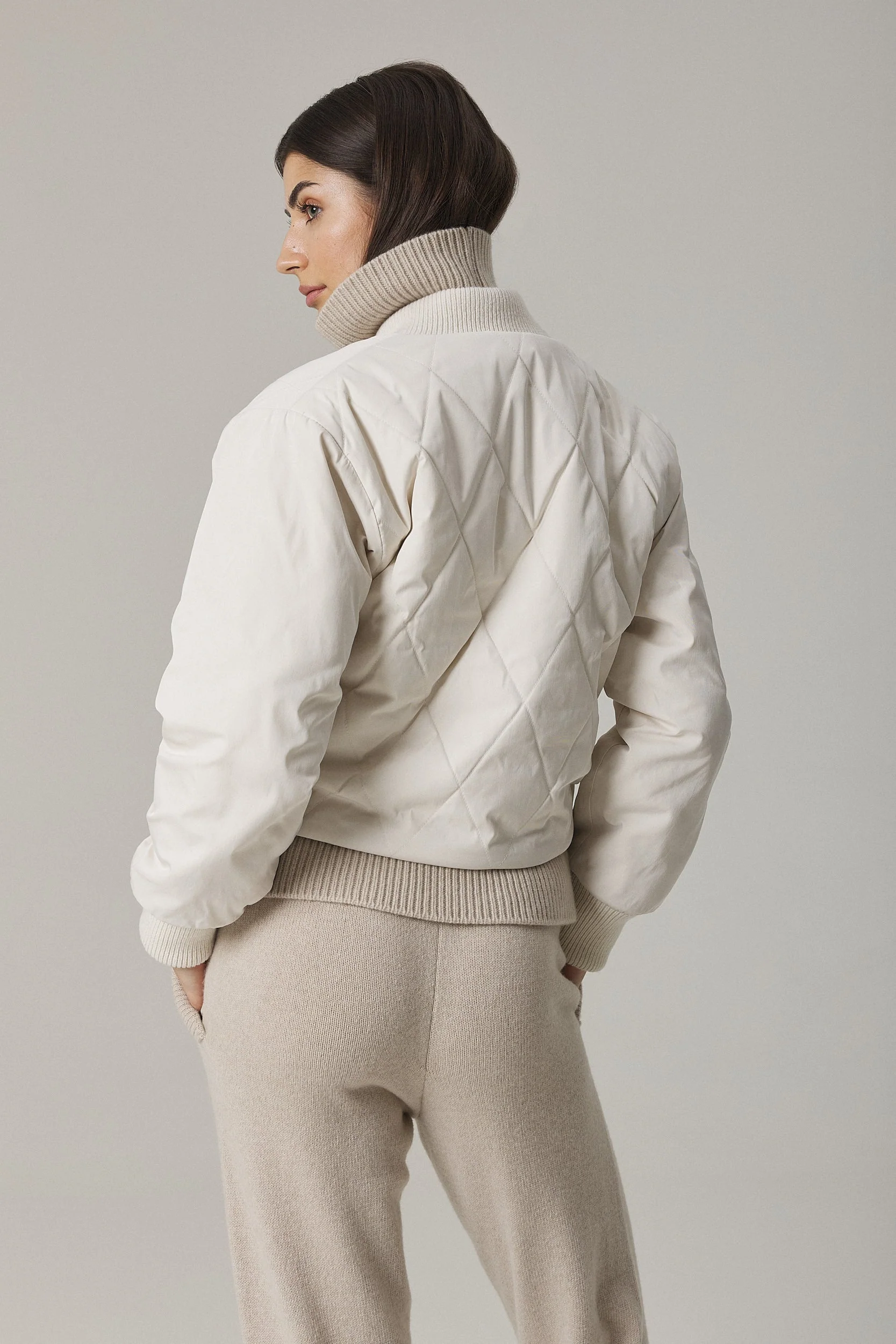 JAIME CASHMERE BLEND REVERSIBLE FLIGHT JACKET IN SUGAR - Image 4