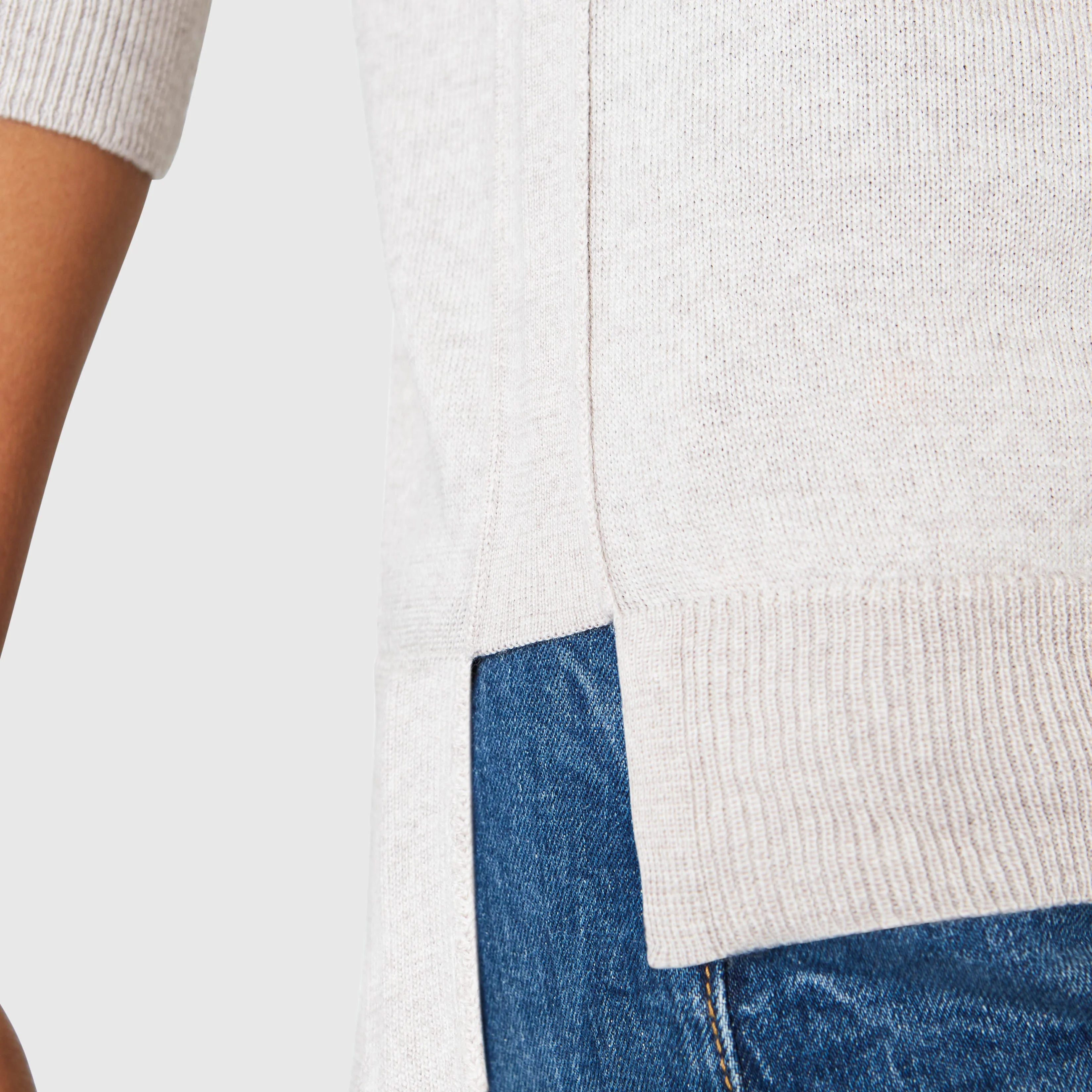 EMMA RIB DETAIL V-NECK MERINO WOOL SWEATER IN MARCONA - Image 4