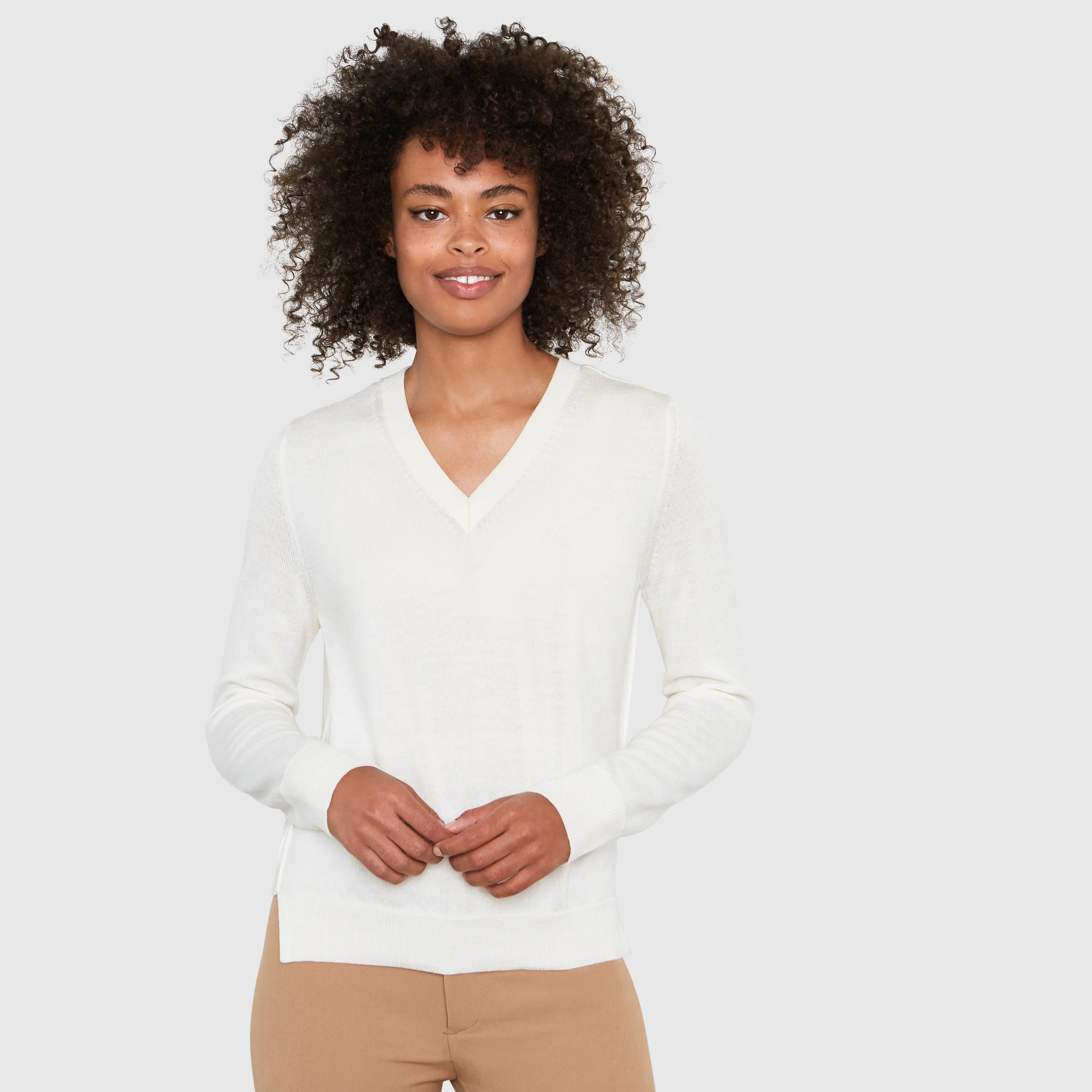 EMMA RIB DETAIL V-NECK MERINO WOOL SWEATER IN SOFT WHITE