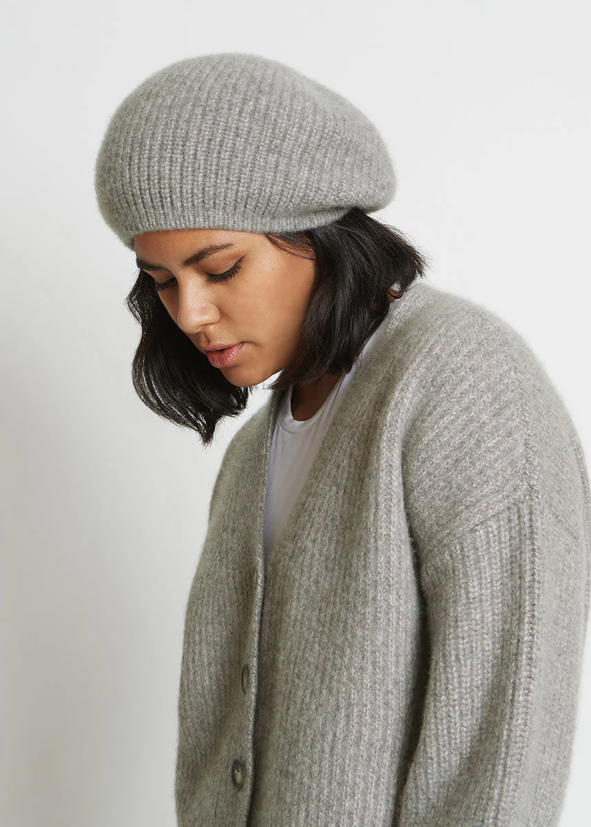 CELINE RIBBED PURE CASHMERE BERET IN GRANITE - Image 4