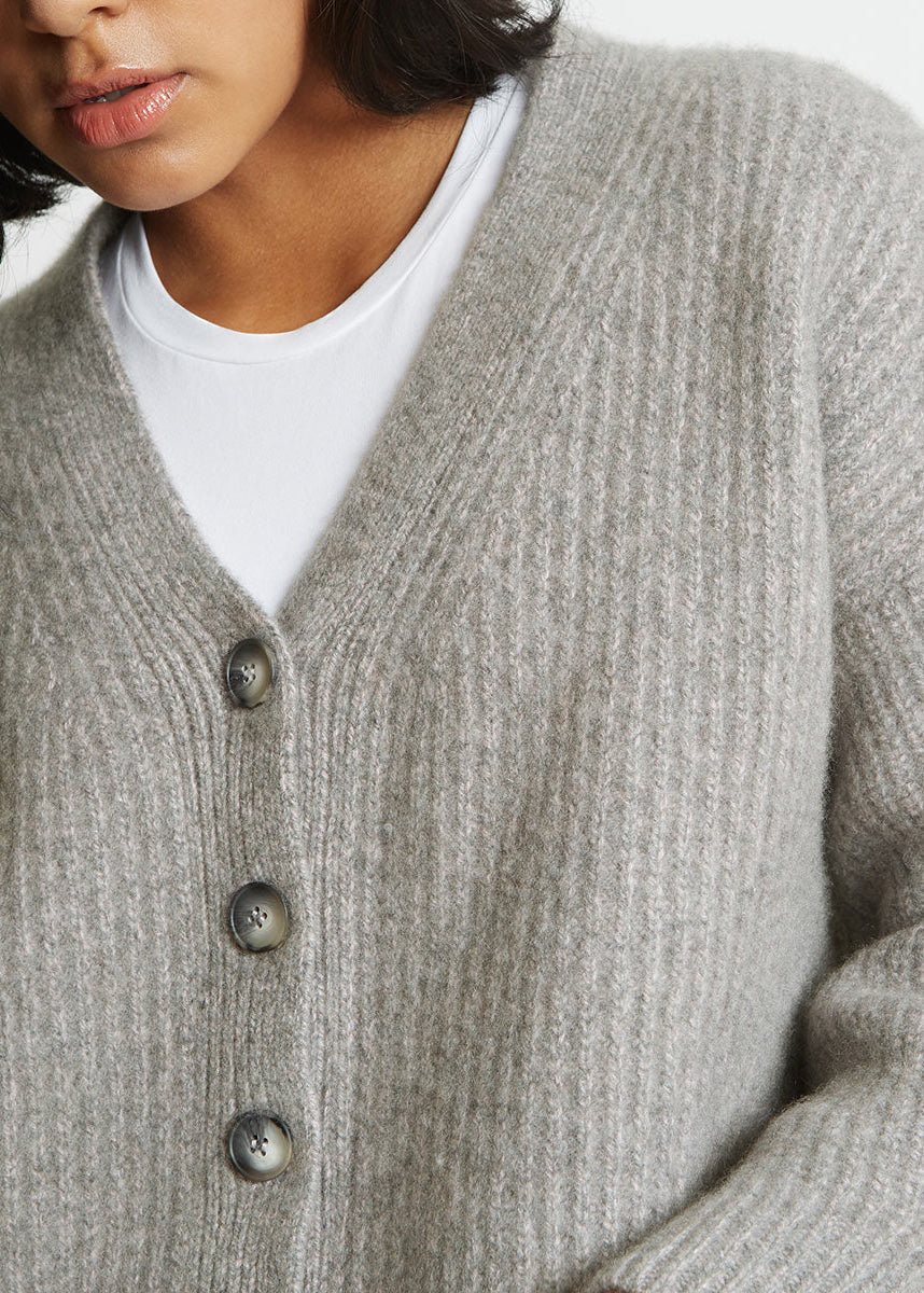 ALIX RIBBED PURE CASHMERE CARDIGAN IN GRANITE - Image 3