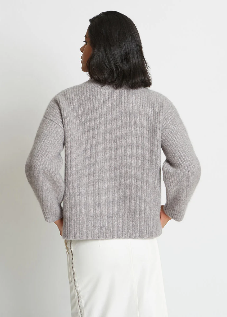 ALIX RIBBED PURE CASHMERE CARDIGAN IN GRANITE - Image 4