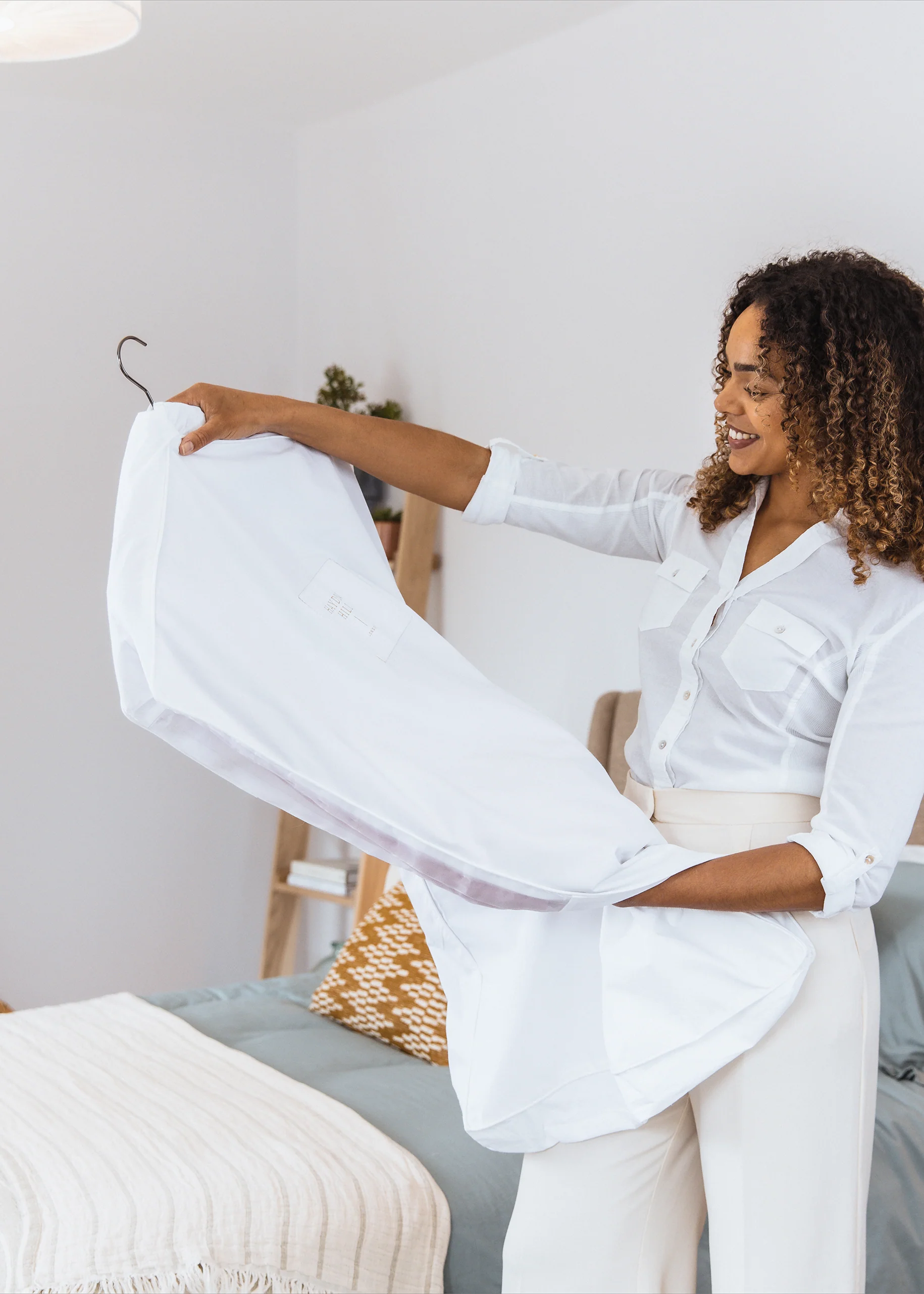 HAYDEN HILL - Short Organic Cotton Hanging Garment Bag - Image 3