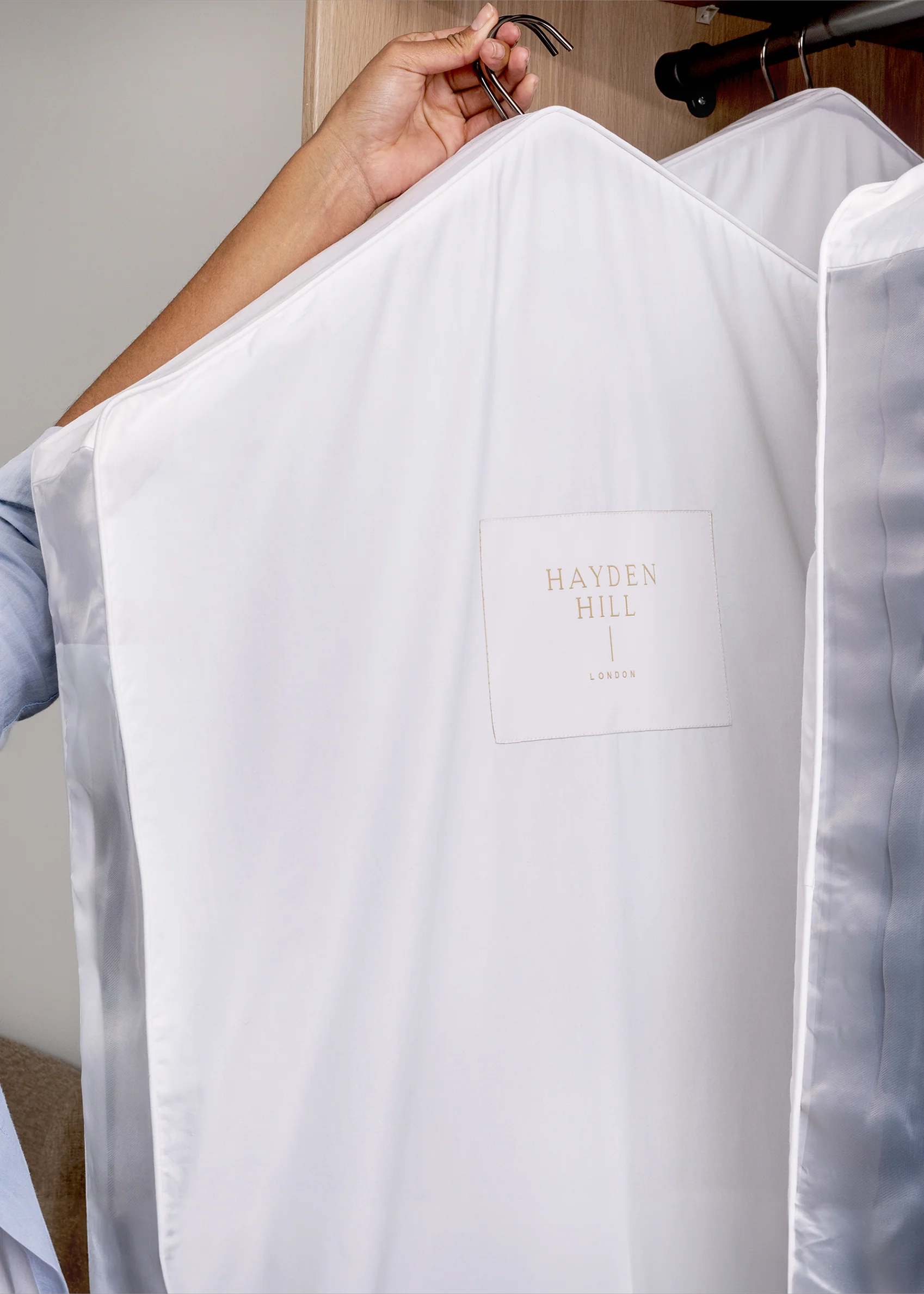 HAYDEN HILL - Short Organic Cotton Hanging Garment Bag - Image 5