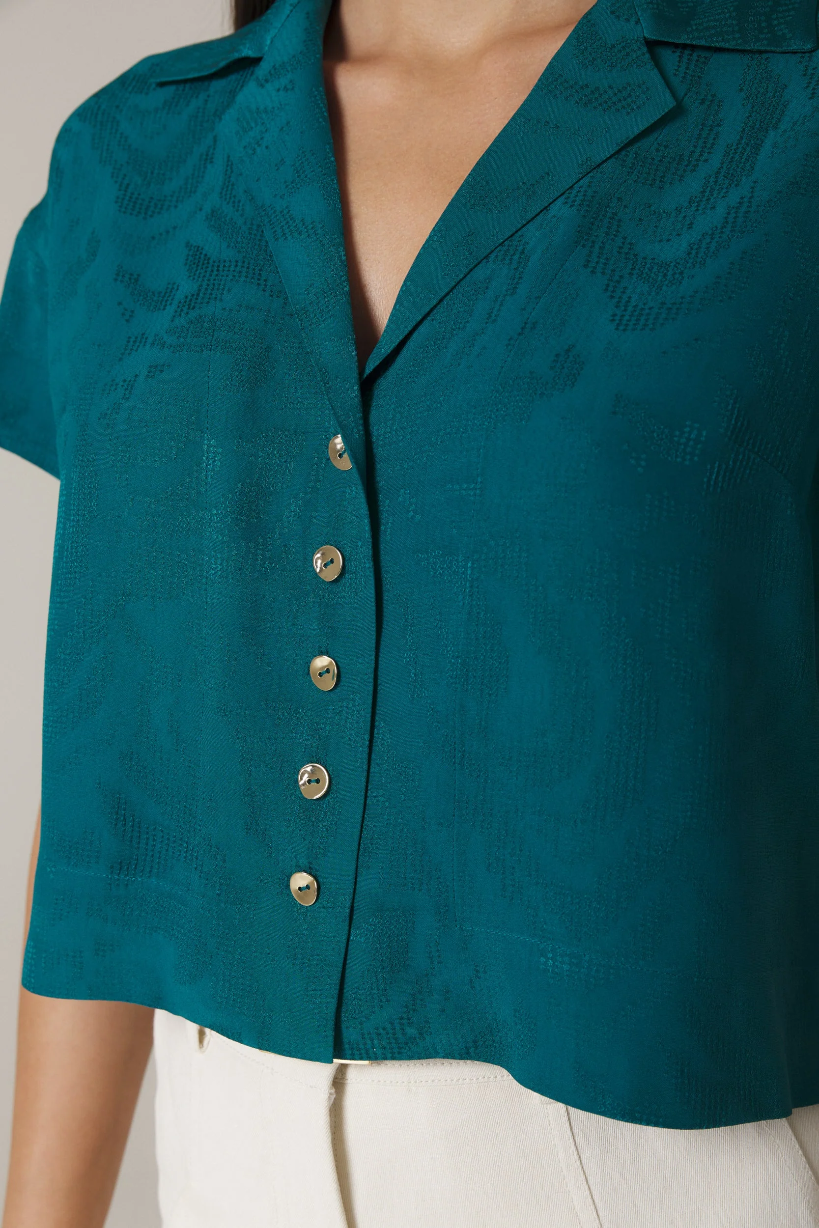 PAOLA SHORT SLEEVE BLOUSE IN CAPRI BLUE - Image 2