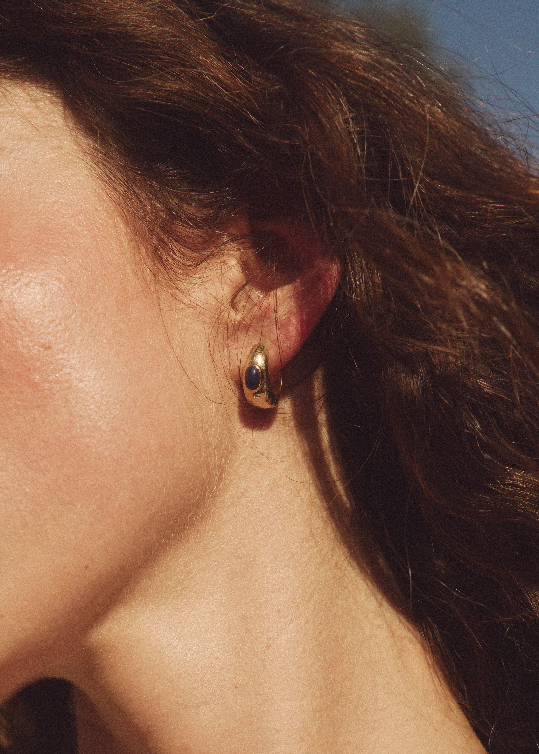 PAMELA LOVE - Tapered Quartz Stone Hoop - Image 5