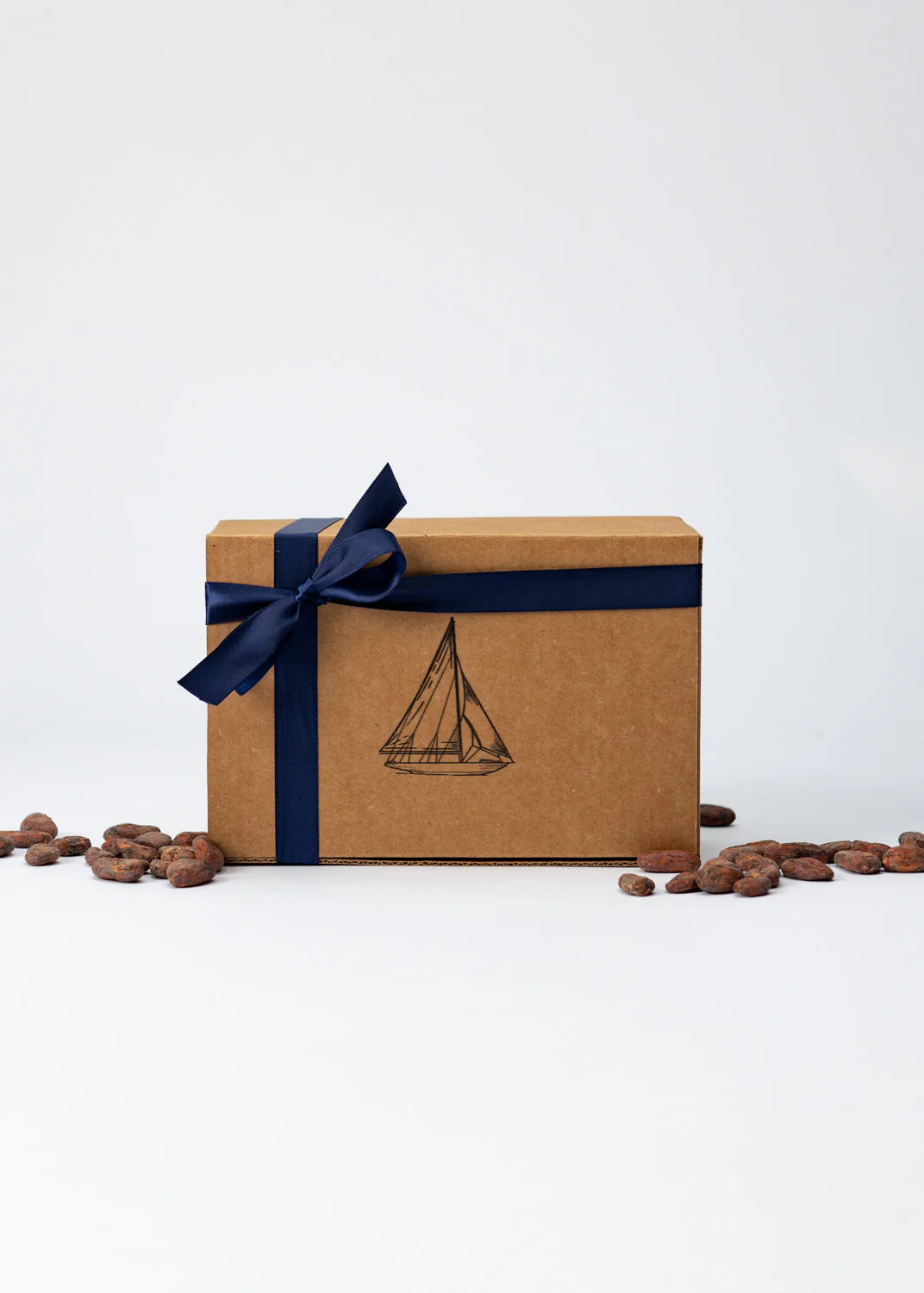 SPINNAKER CHOCOLATE - Three Piece Dark Bar Gift Set - Image 2