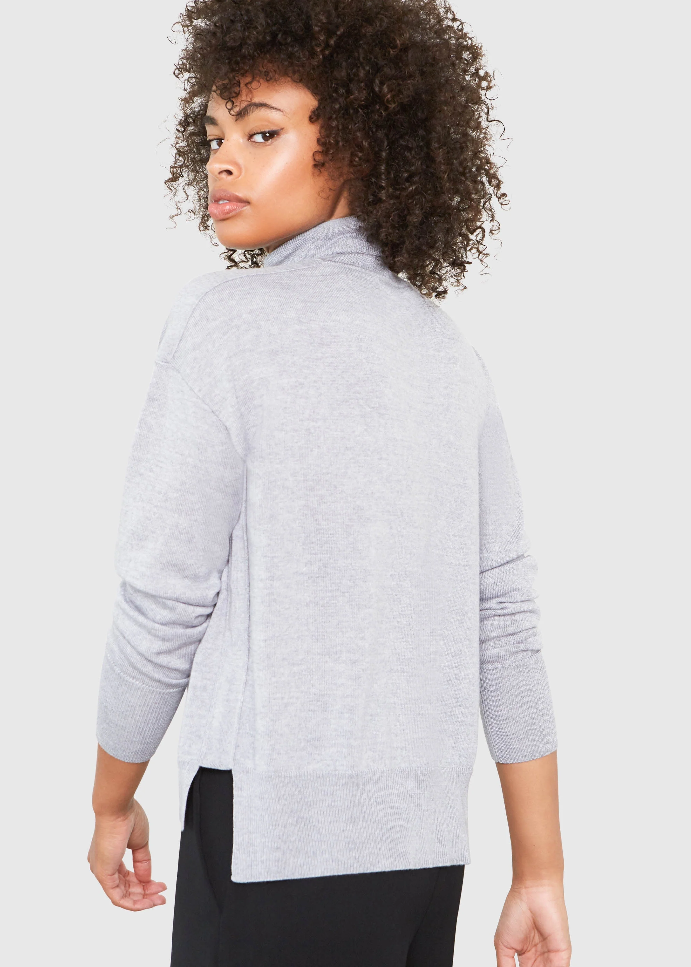 EILEEN TURTLENECK RELAXED FIT MERINO WOOL SWEATER IN HEATHER GREY - Image 3