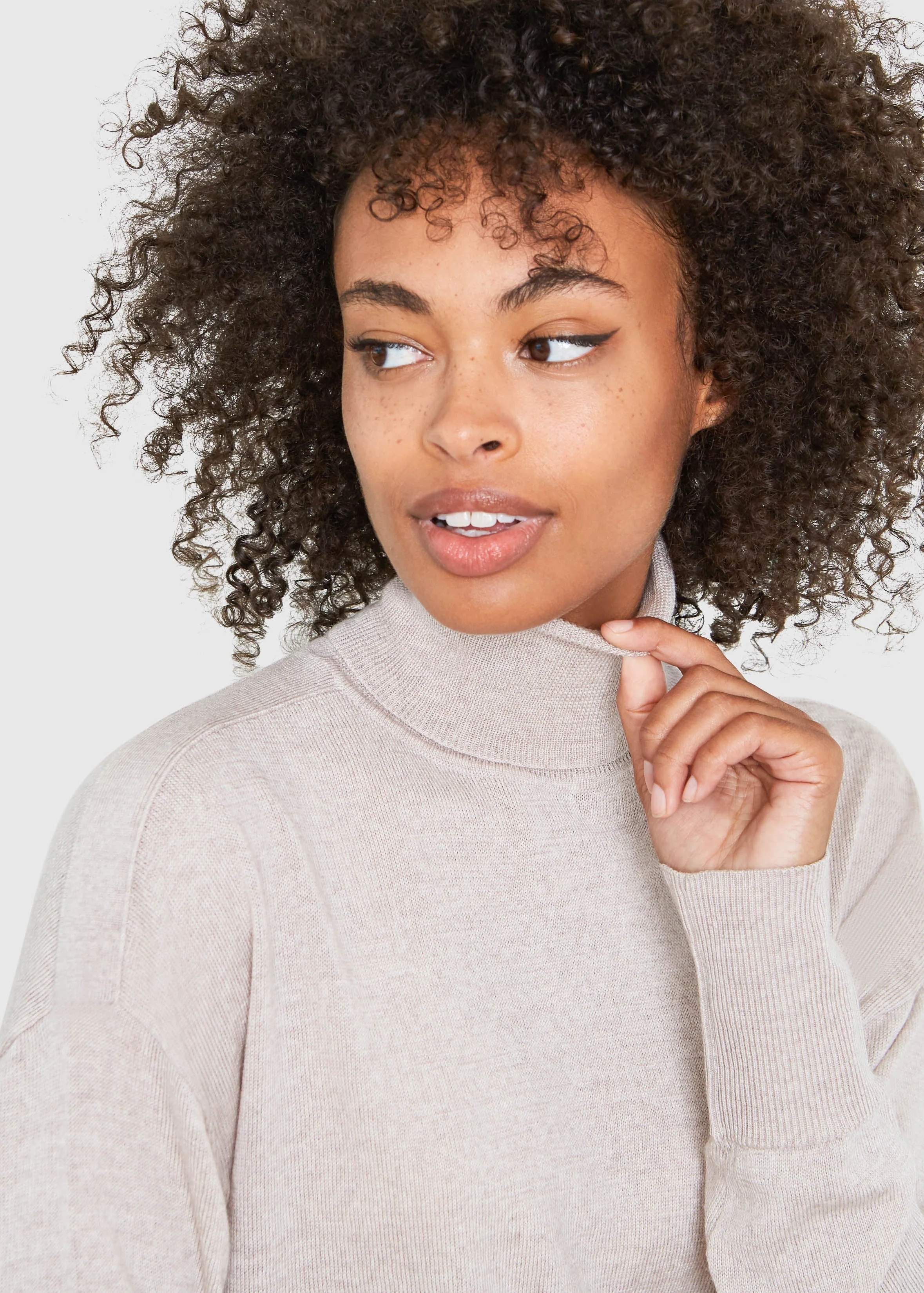 EILEEN TURTLENECK RELAXED FIT MERINO WOOL SWEATER IN MARCONA - Image 3