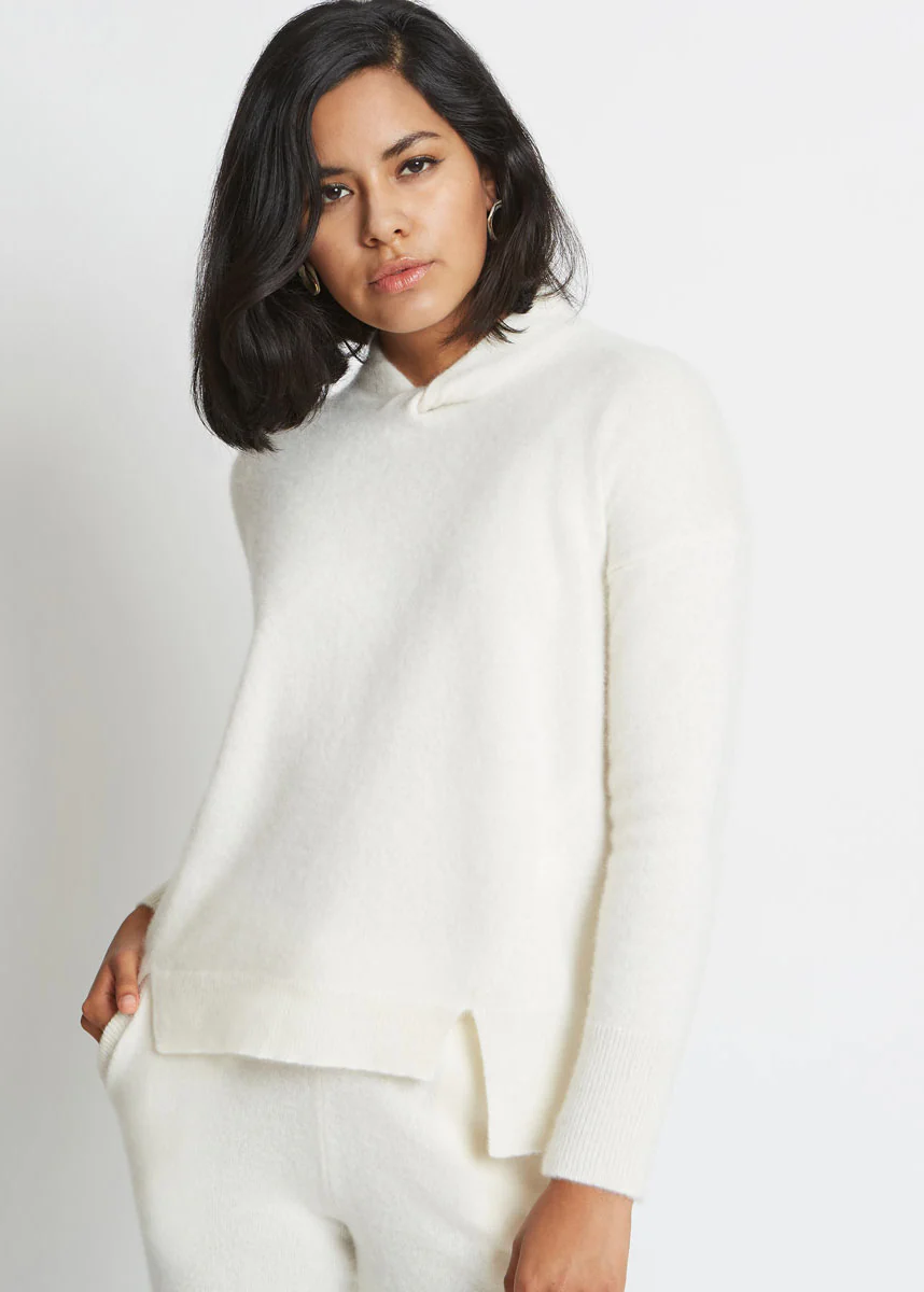 FARAH TWIST NECKBAND CASHMERE SWEATER IN SUGAR