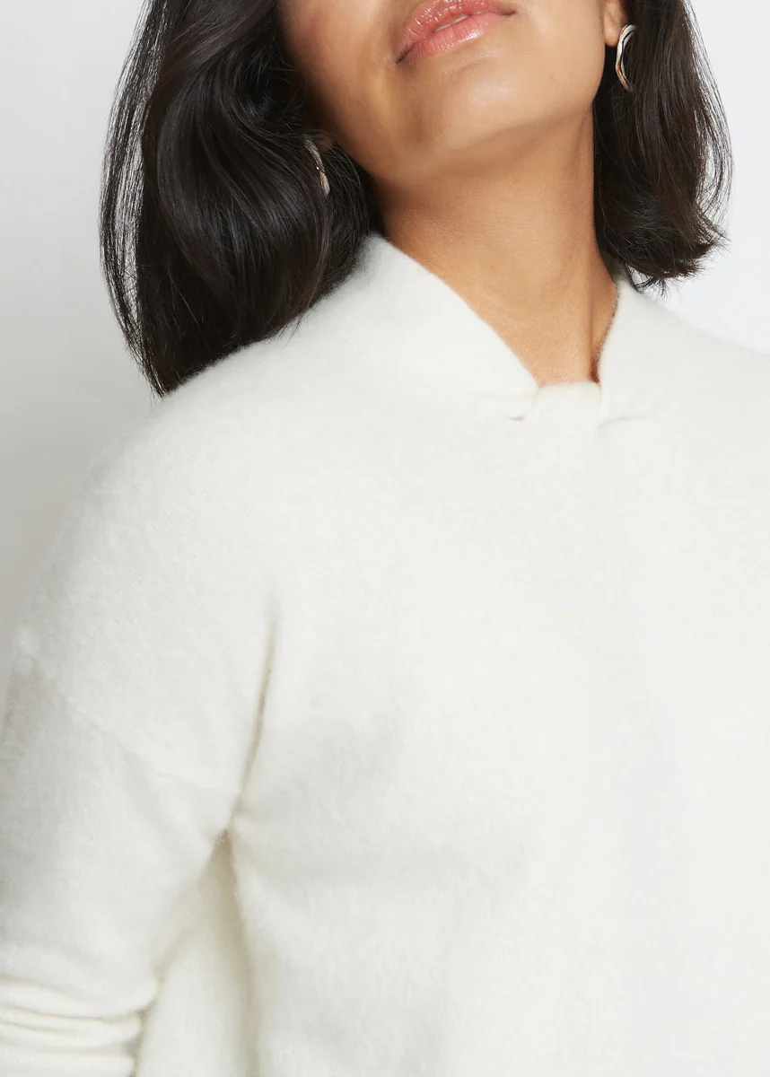 FARAH TWIST NECKBAND CASHMERE SWEATER IN SUGAR - Image 3